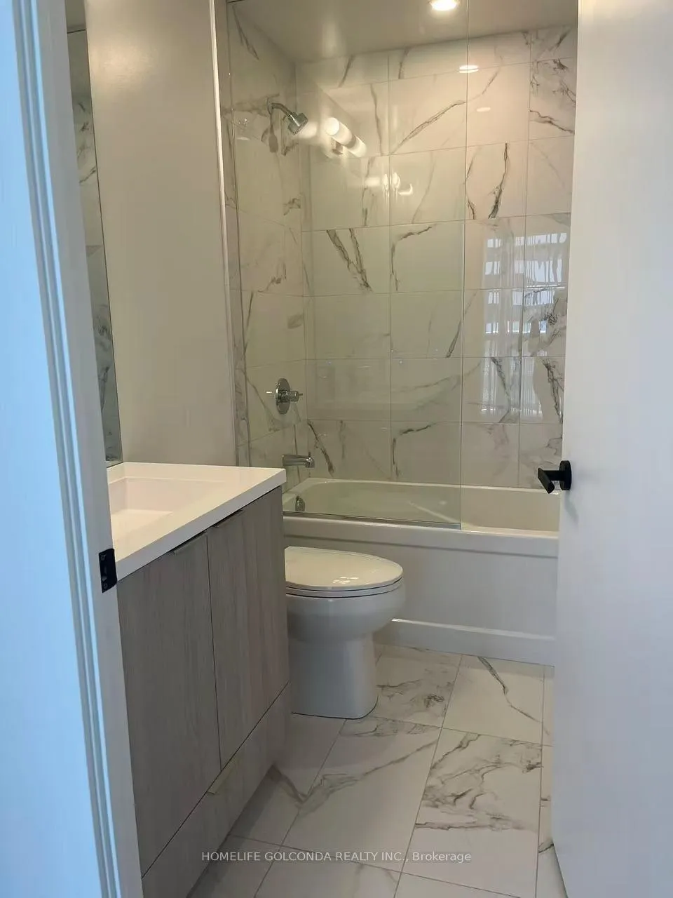 Photo 3 of Unit 2101, 8 interchange Way, Vaughan, Vaughan Corporate Centre — HOMEH