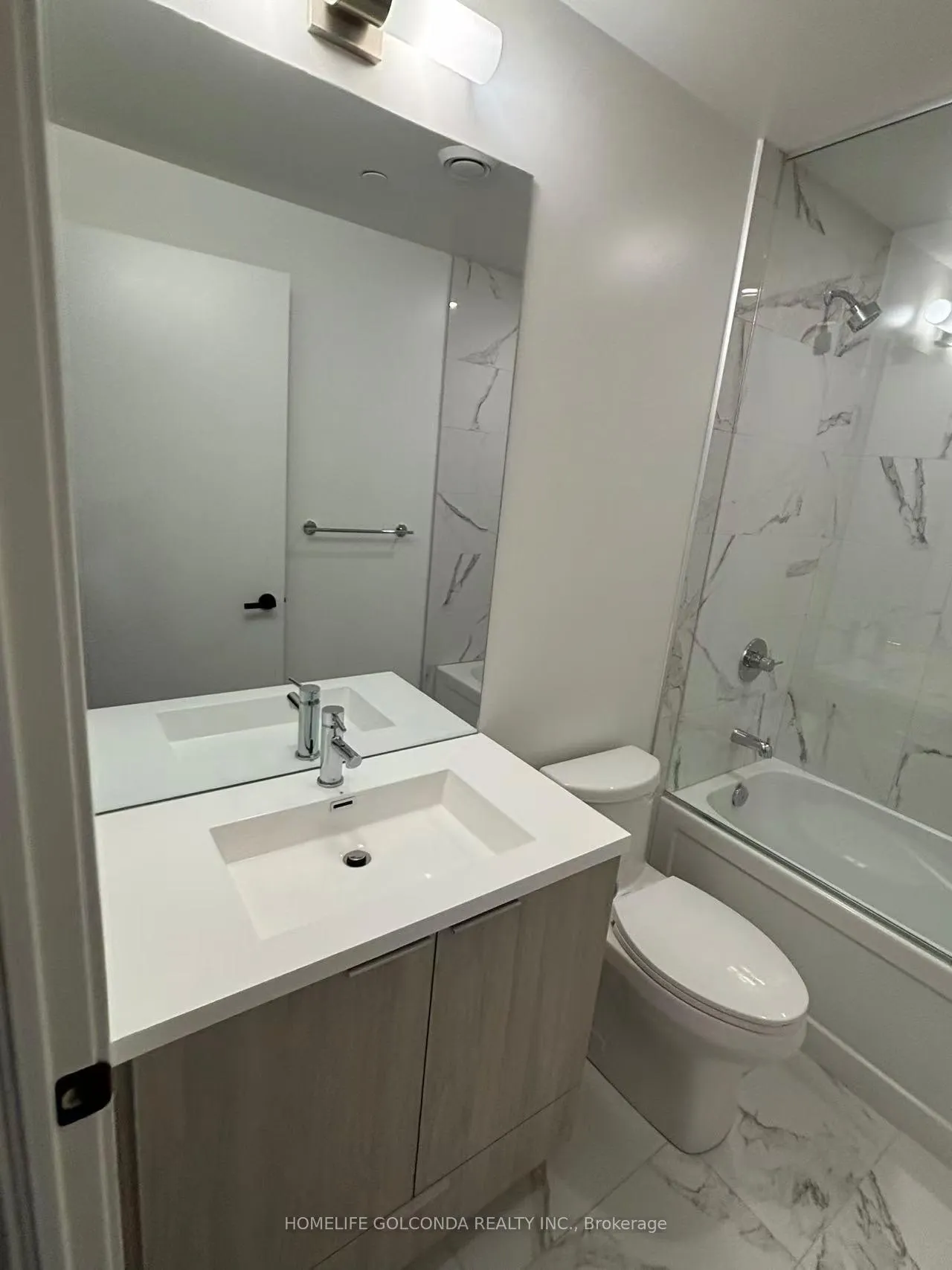 Photo 4 of Unit 2101, 8 interchange Way, Vaughan, Vaughan Corporate Centre — HOMEH