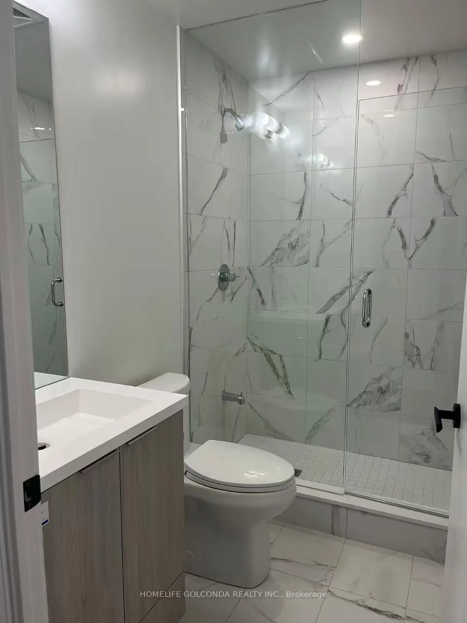 Photo 5 of Unit 2101, 8 interchange Way, Vaughan, Vaughan Corporate Centre — HOMEH