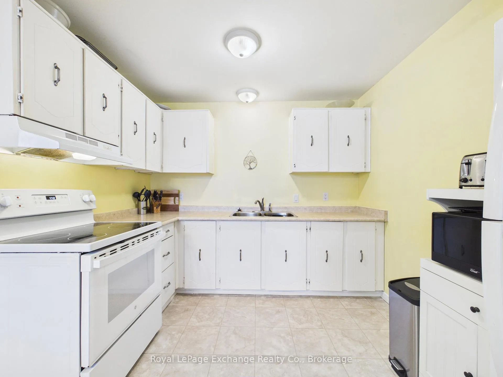 Photo 7 of 751 Walsh Street, Kincardine — HOMEH