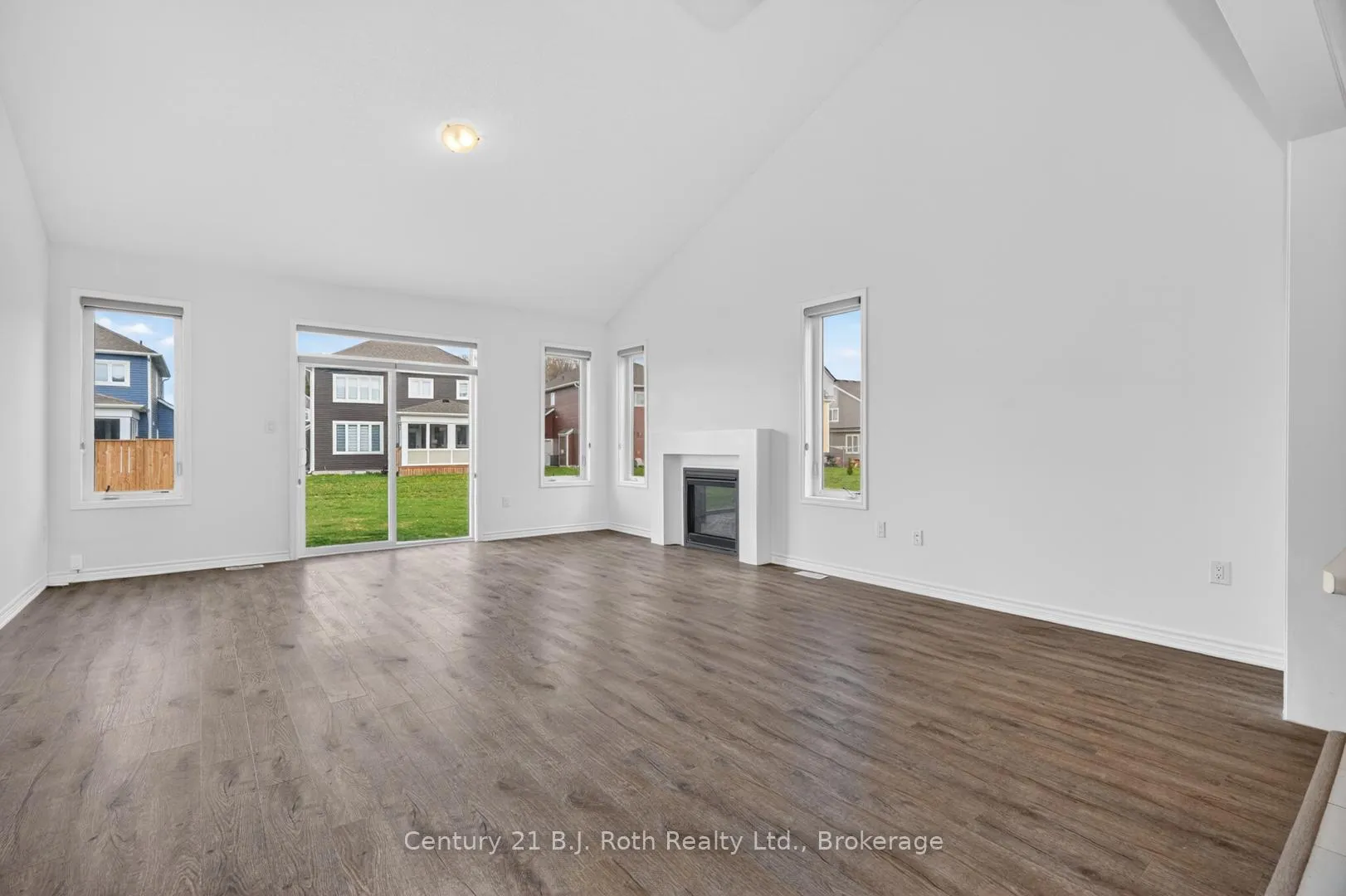 Photo 8 of 23 Chambery Street, Bracebridge, Macaulay — HOMEH