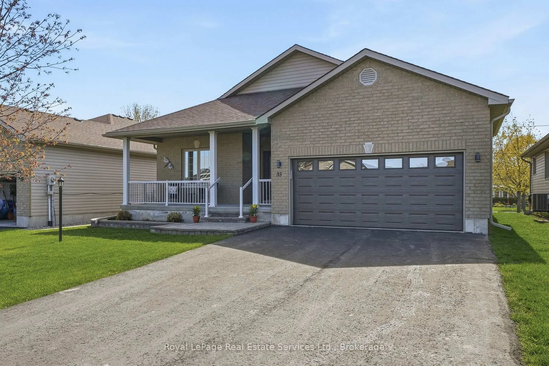 Photo 1 of 35 Maplehurst Crescent, Prince Edward County, Wellington Ward — HOMEH