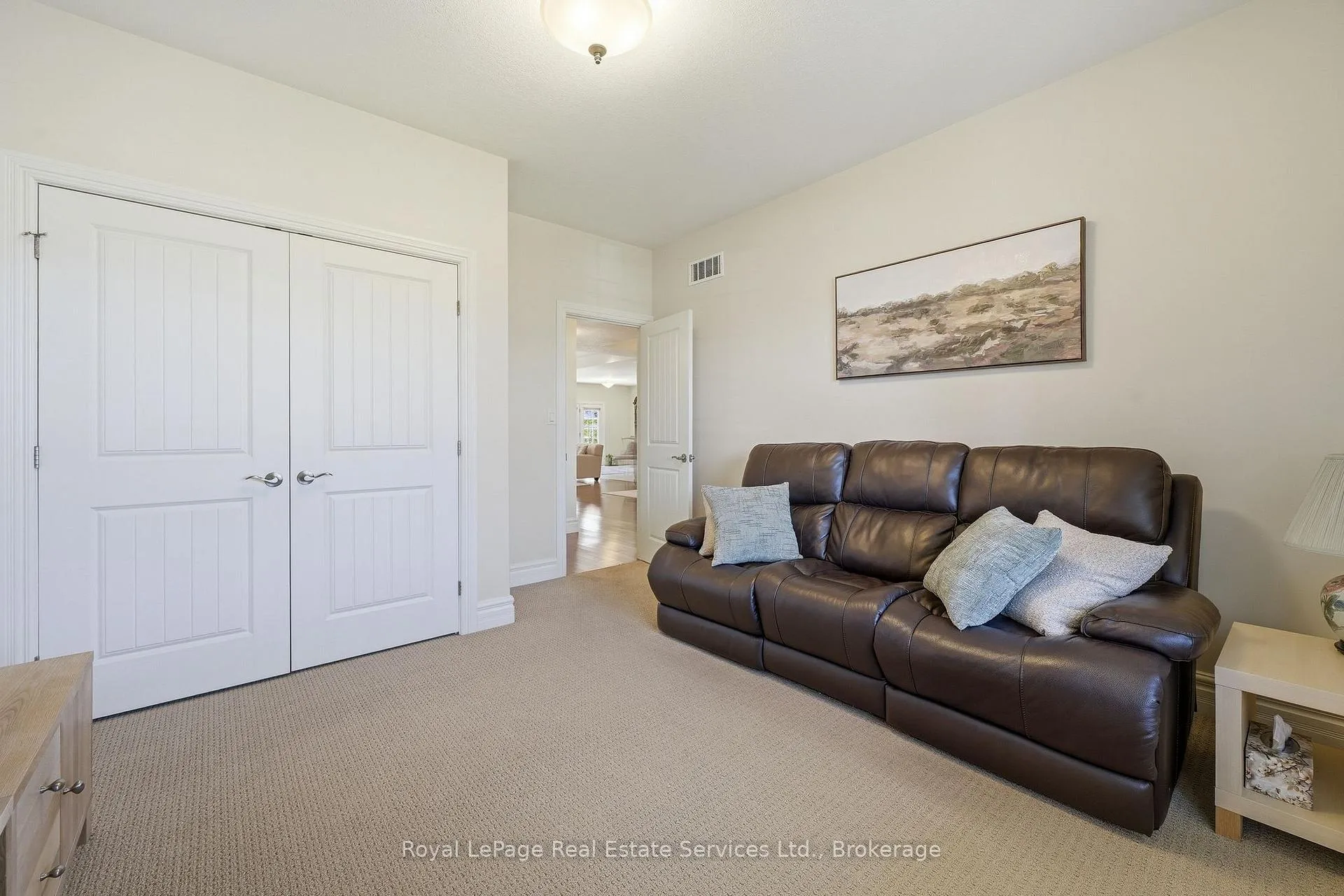 Photo 9 of 35 Maplehurst Crescent, Prince Edward County, Wellington Ward — HOMEH