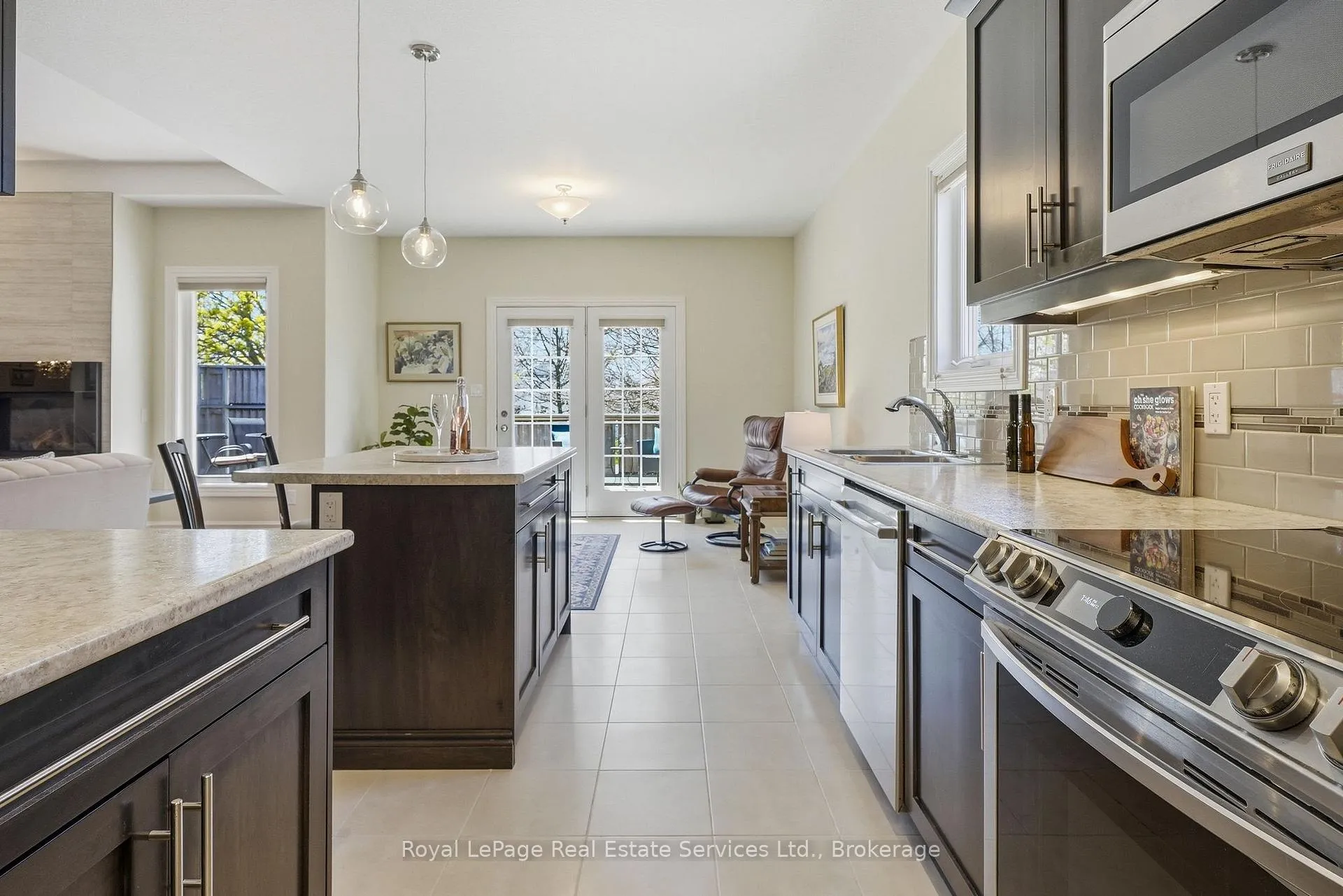 Photo 15 of 35 Maplehurst Crescent, Prince Edward County, Wellington Ward — HOMEH