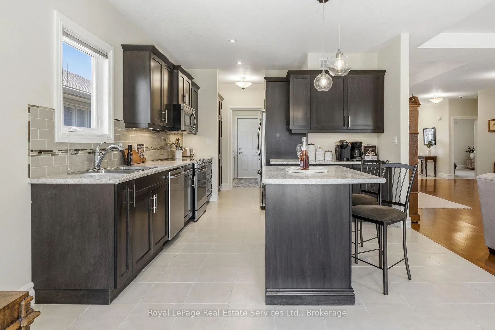 Photo 17 of 35 Maplehurst Crescent, Prince Edward County, Wellington Ward — HOMEH
