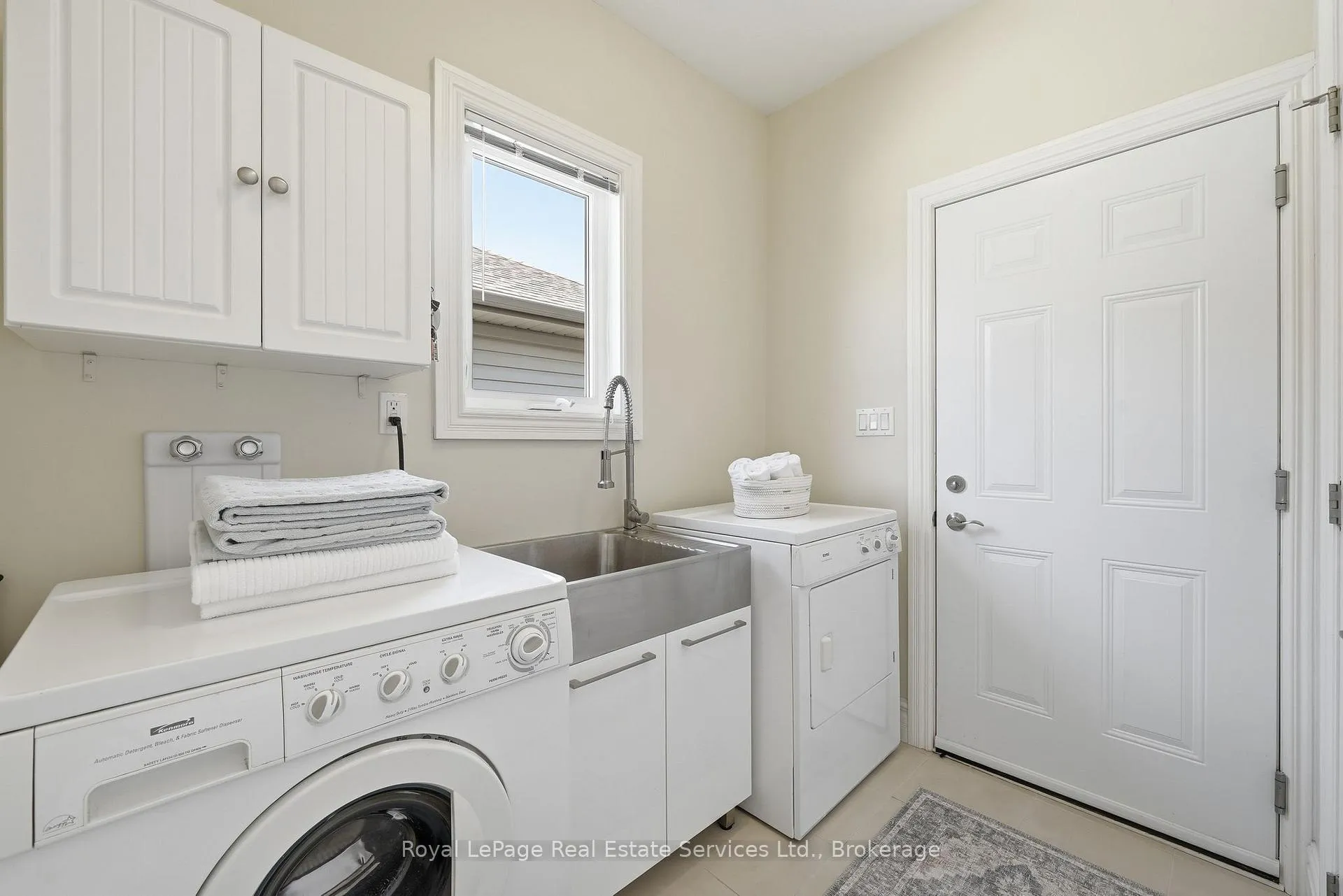Photo 21 of 35 Maplehurst Crescent, Prince Edward County, Wellington Ward — HOMEH