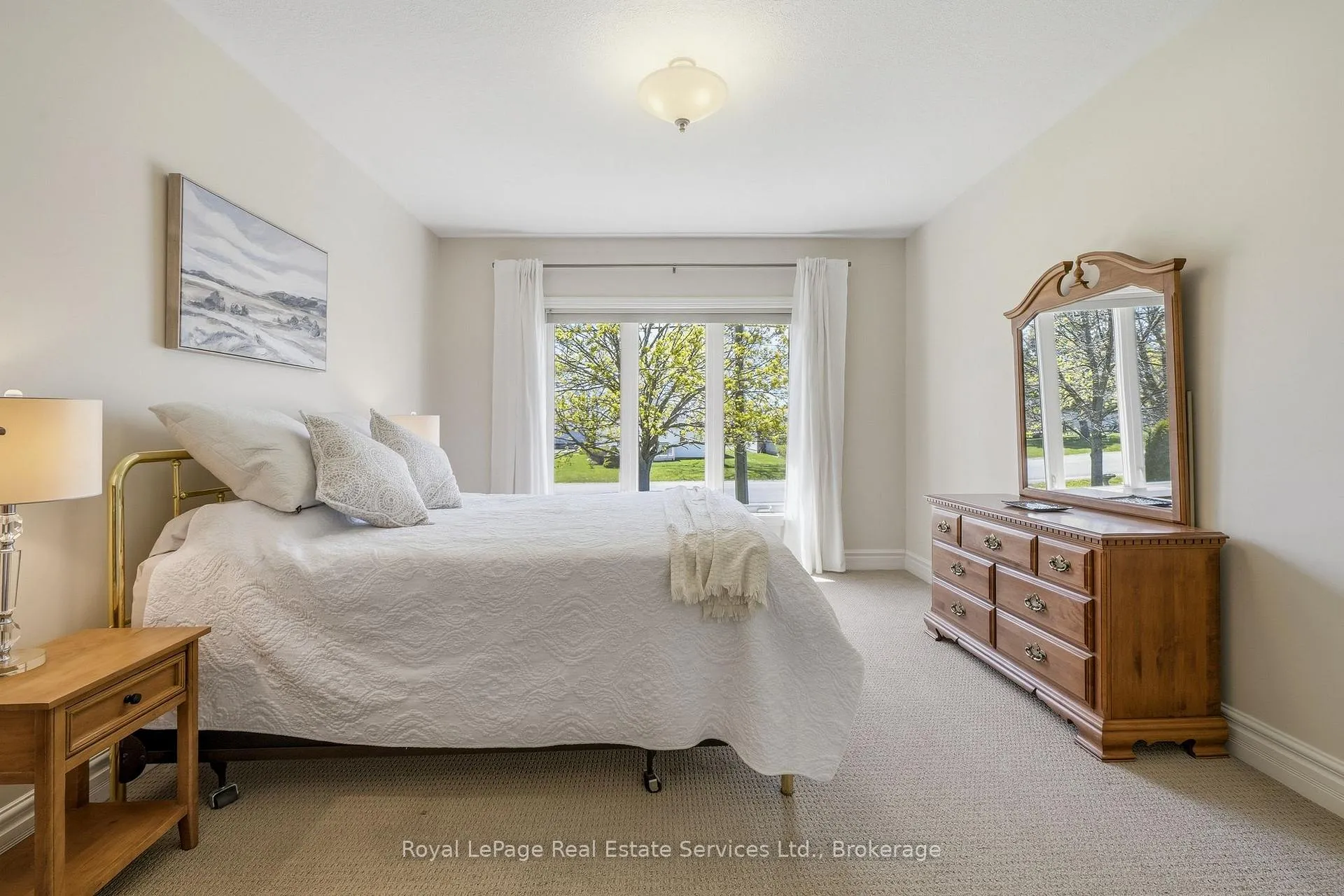 Photo 23 of 35 Maplehurst Crescent, Prince Edward County, Wellington Ward — HOMEH