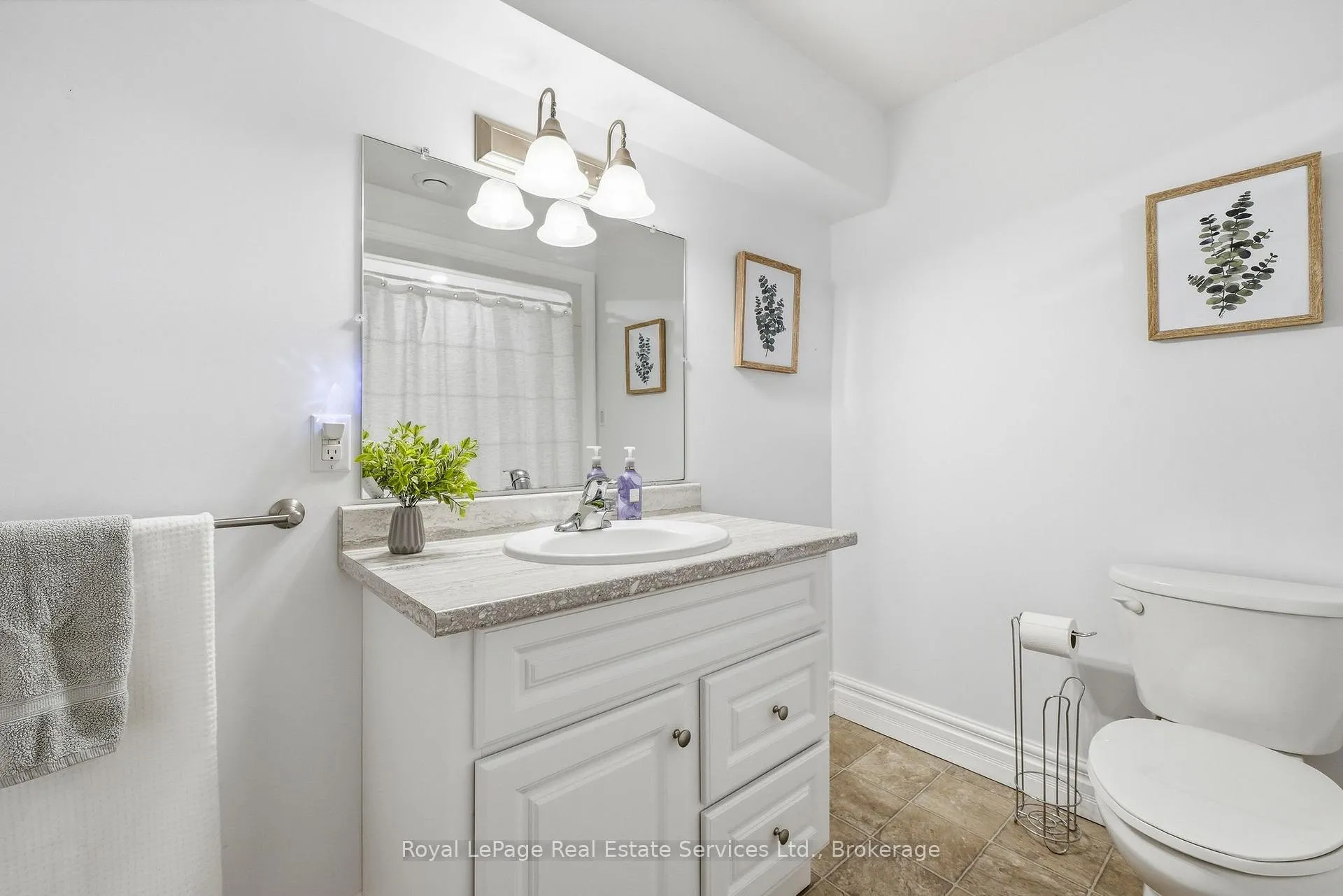 Photo 31 of 35 Maplehurst Crescent, Prince Edward County, Wellington Ward — HOMEH