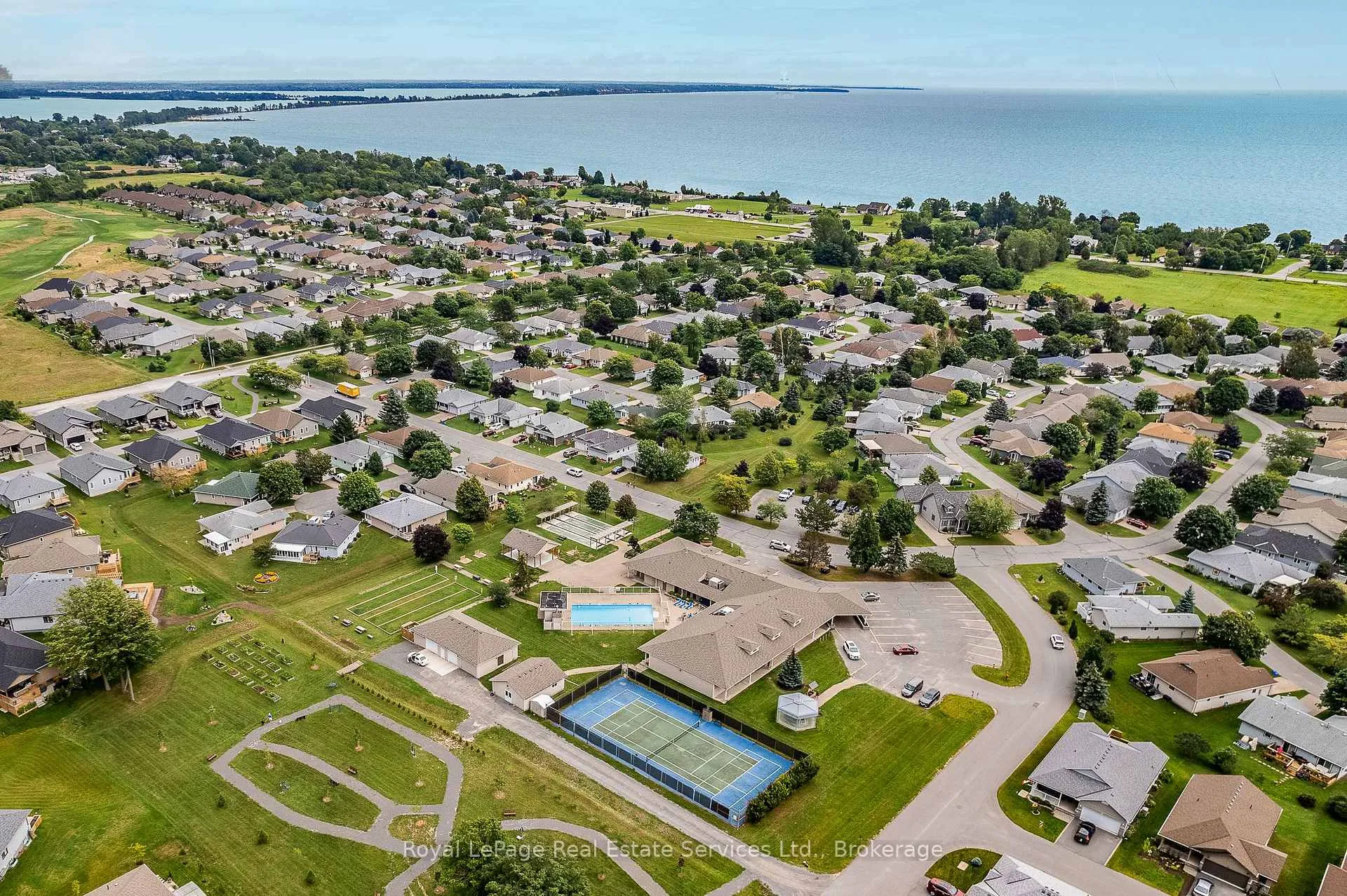 Photo 47 of 35 Maplehurst Crescent, Prince Edward County, Wellington Ward — HOMEH