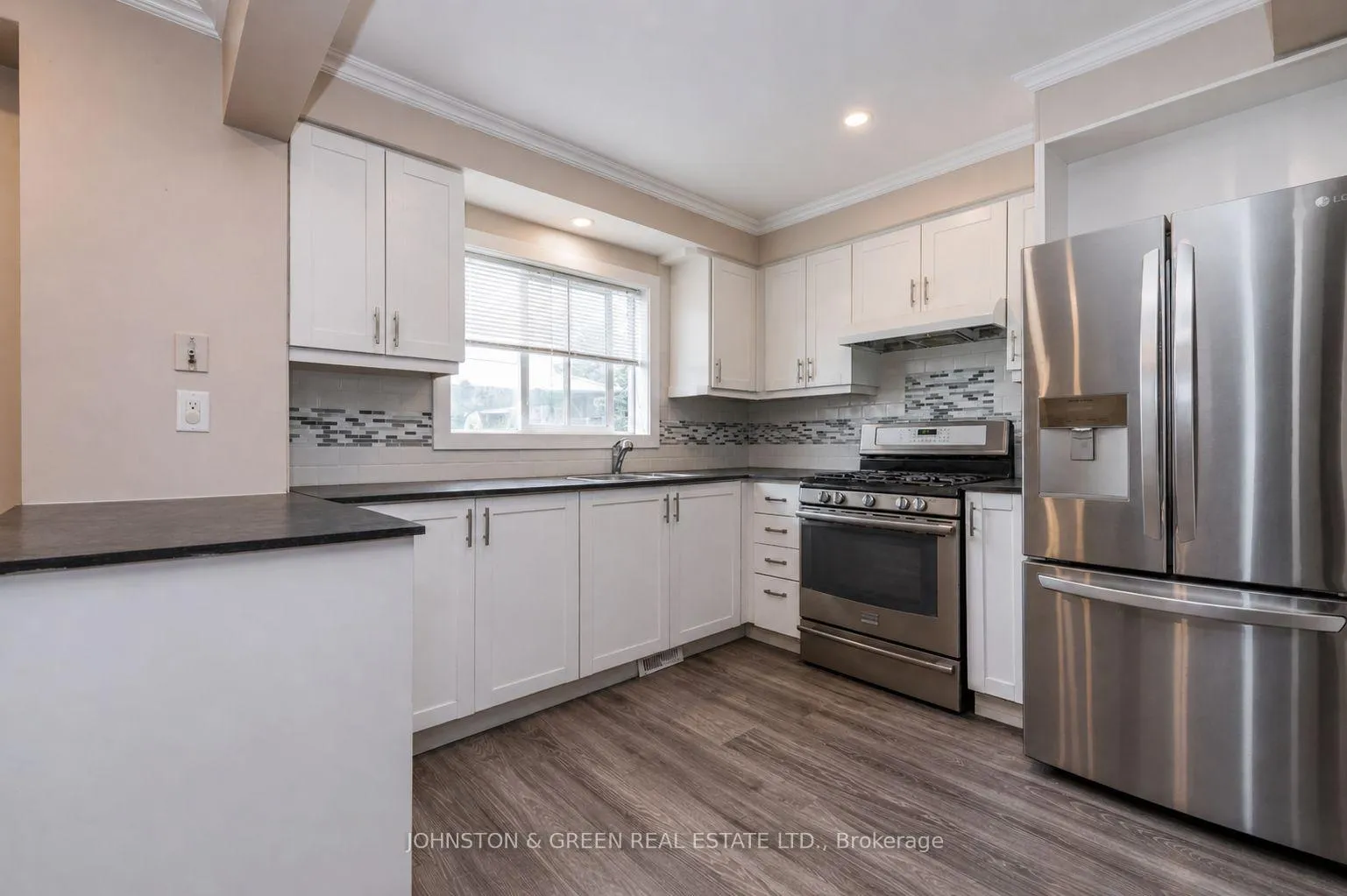 Photo 4 of 2198 Chalmers Crescent, Innisfil, Alcona — HOMEH