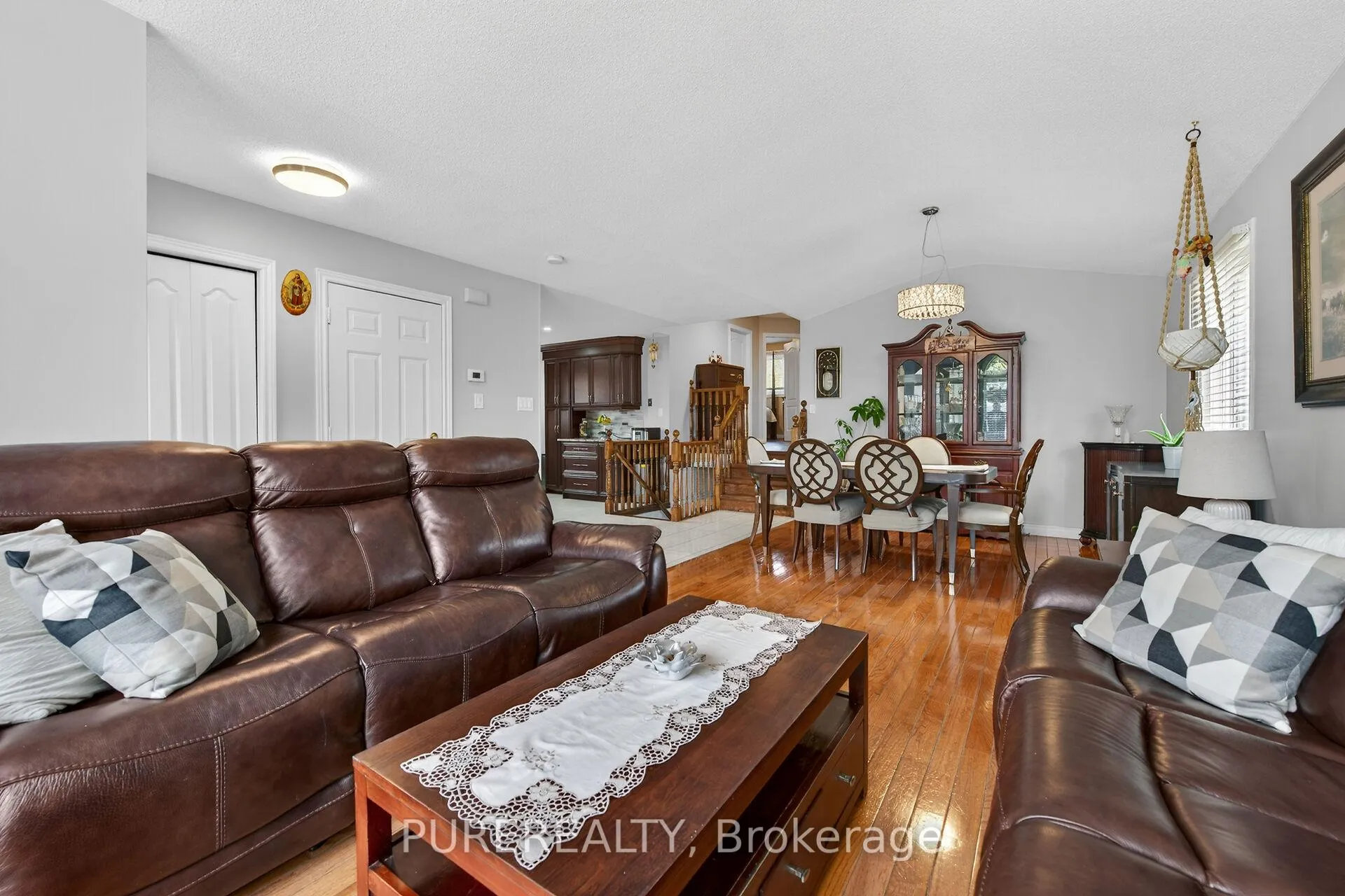 Photo 5 of 6 Glenhollow Drive, Hamilton, Stoney Creek Mountain — HOMEH