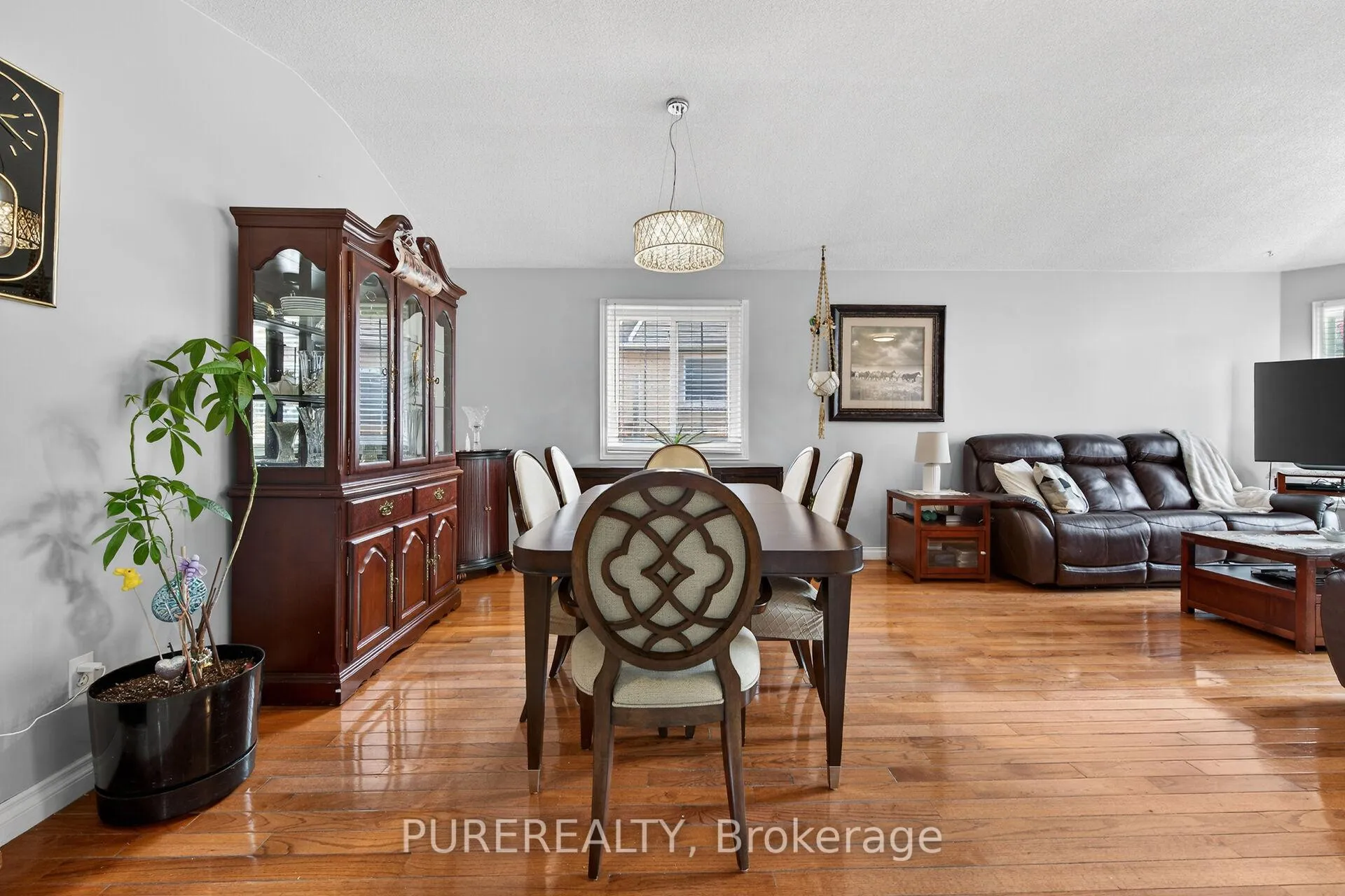 Photo 7 of 6 Glenhollow Drive, Hamilton, Stoney Creek Mountain — HOMEH