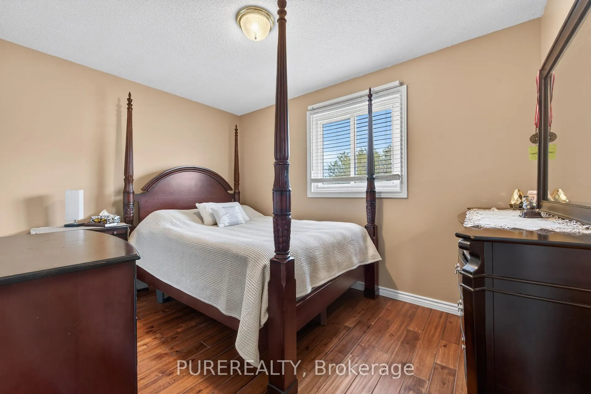 Photo 14 of 6 Glenhollow Drive, Hamilton, Stoney Creek Mountain — HOMEH