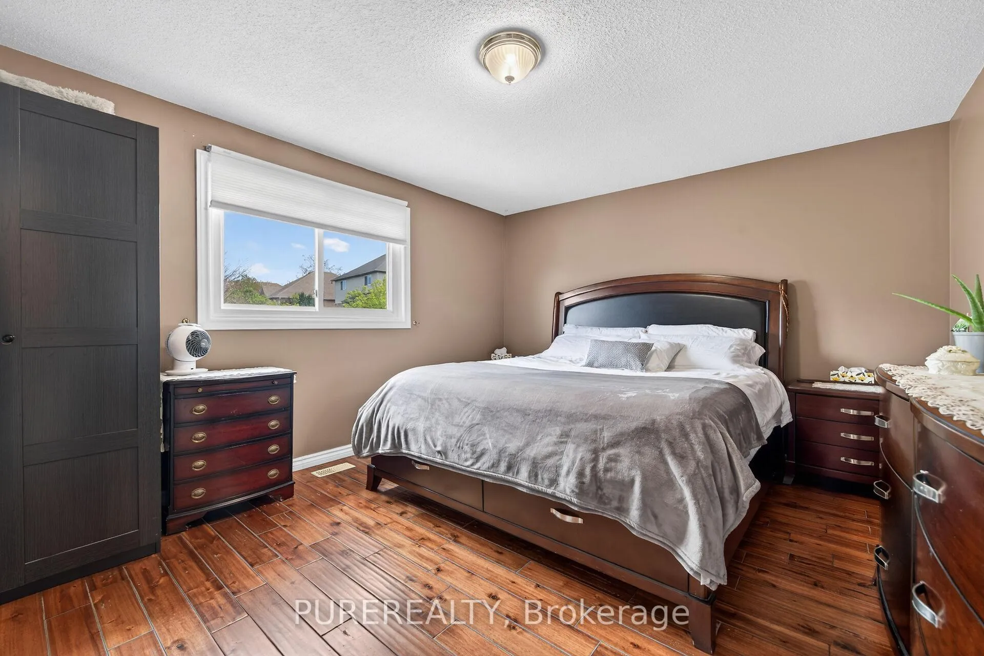 Photo 15 of 6 Glenhollow Drive, Hamilton, Stoney Creek Mountain — HOMEH