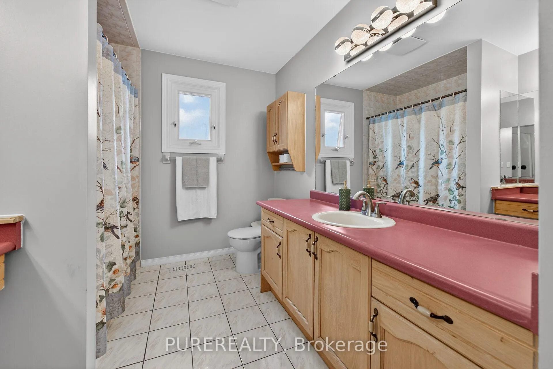 Photo 17 of 6 Glenhollow Drive, Hamilton, Stoney Creek Mountain — HOMEH