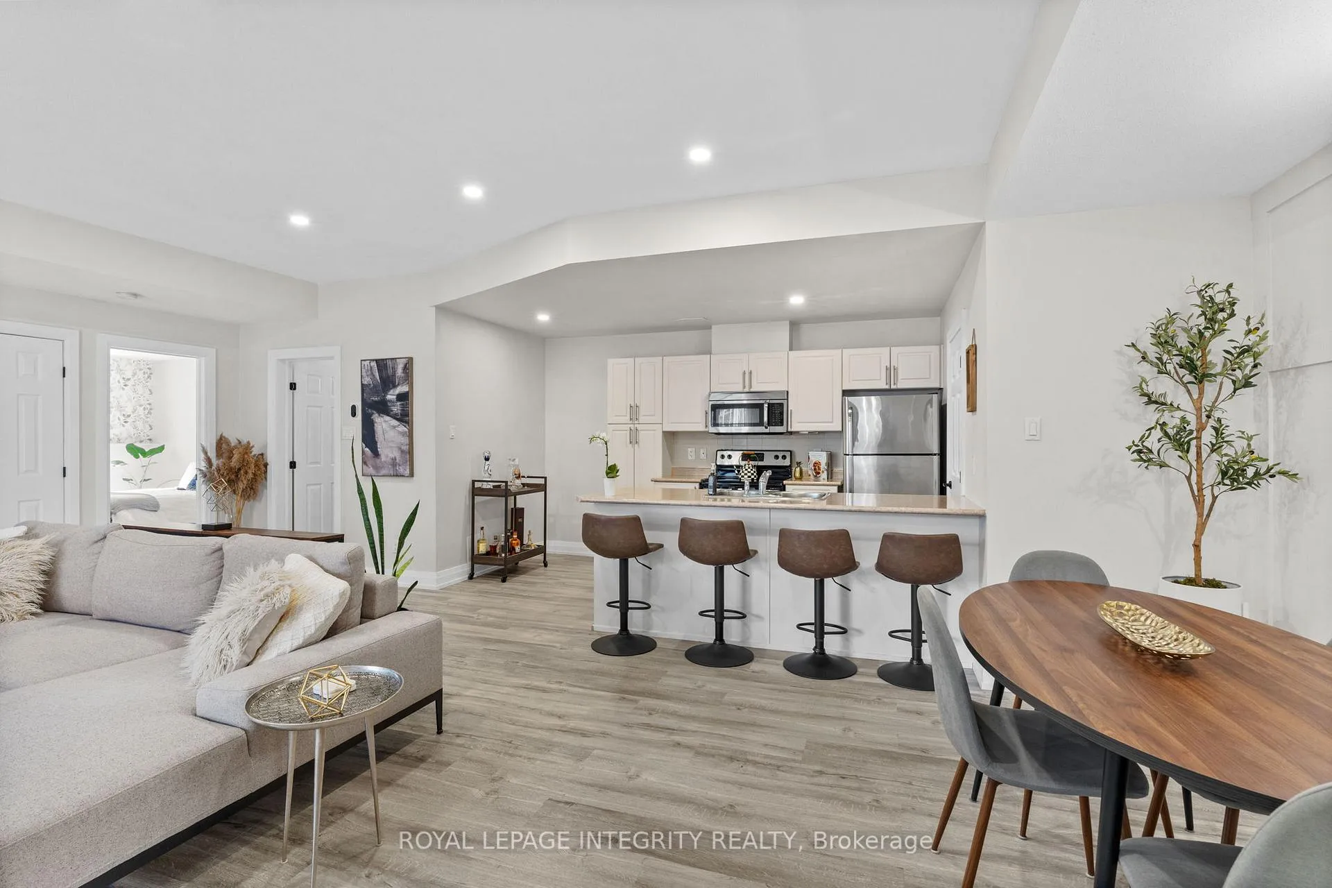 Photo 3 of Unit A, 100 Artesa Private, Ottawa, Kanata - Emerald Meadows/Trailwest — HOMEH