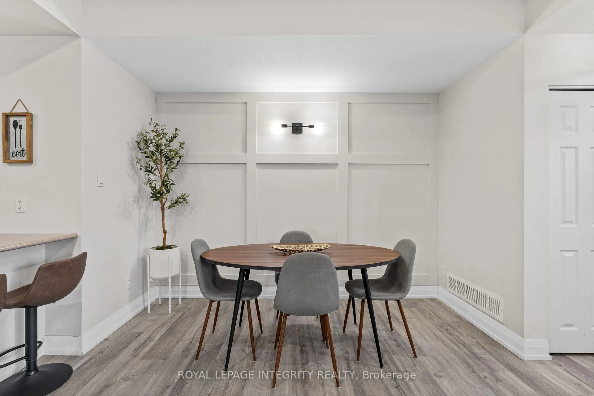 Photo 4 of Unit A, 100 Artesa Private, Ottawa, Kanata - Emerald Meadows/Trailwest — HOMEH