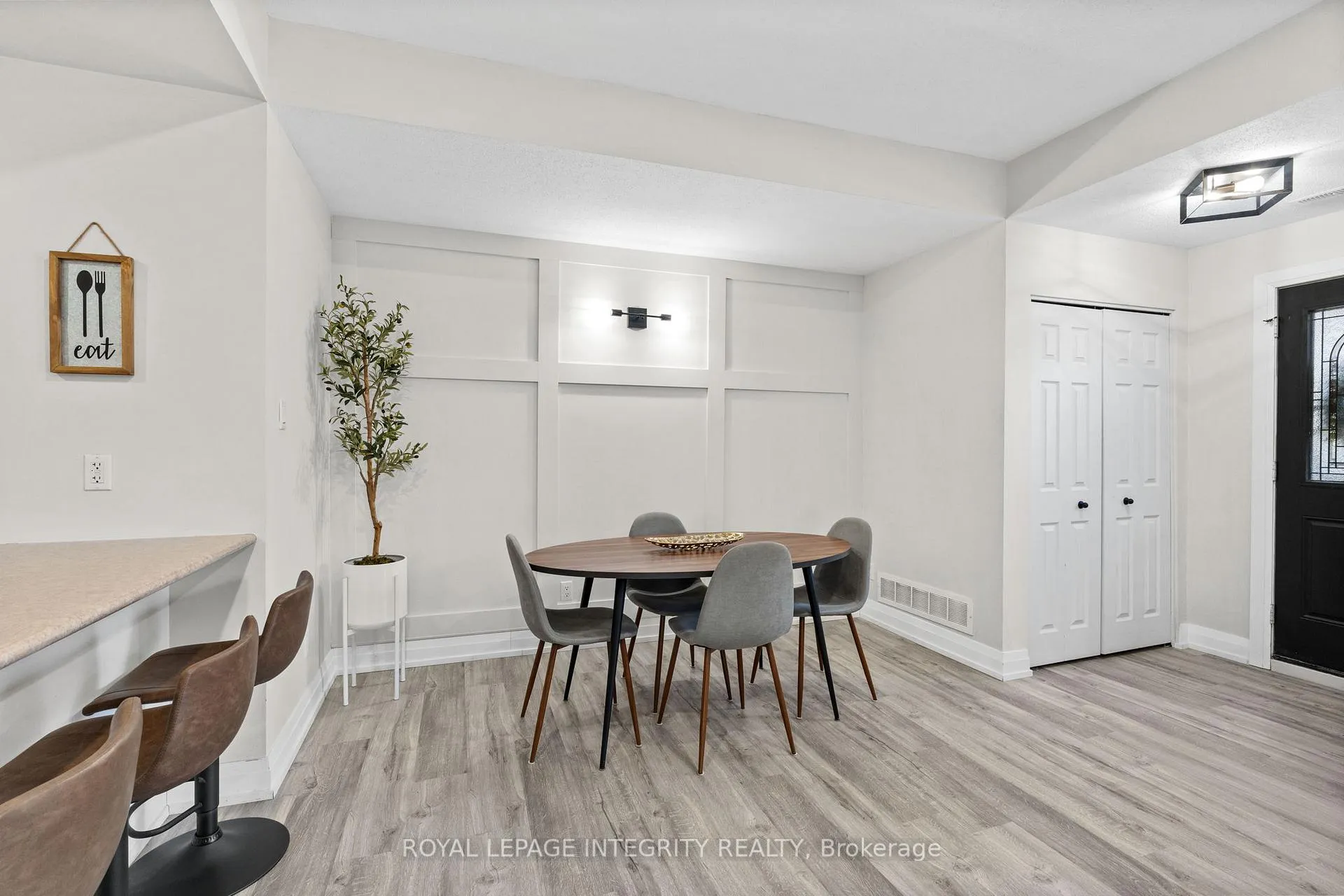 Photo 5 of Unit A, 100 Artesa Private, Ottawa, Kanata - Emerald Meadows/Trailwest — HOMEH