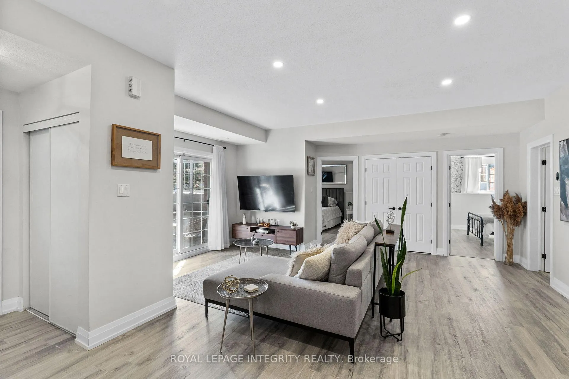 Photo 10 of Unit A, 100 Artesa Private, Ottawa, Kanata - Emerald Meadows/Trailwest — HOMEH