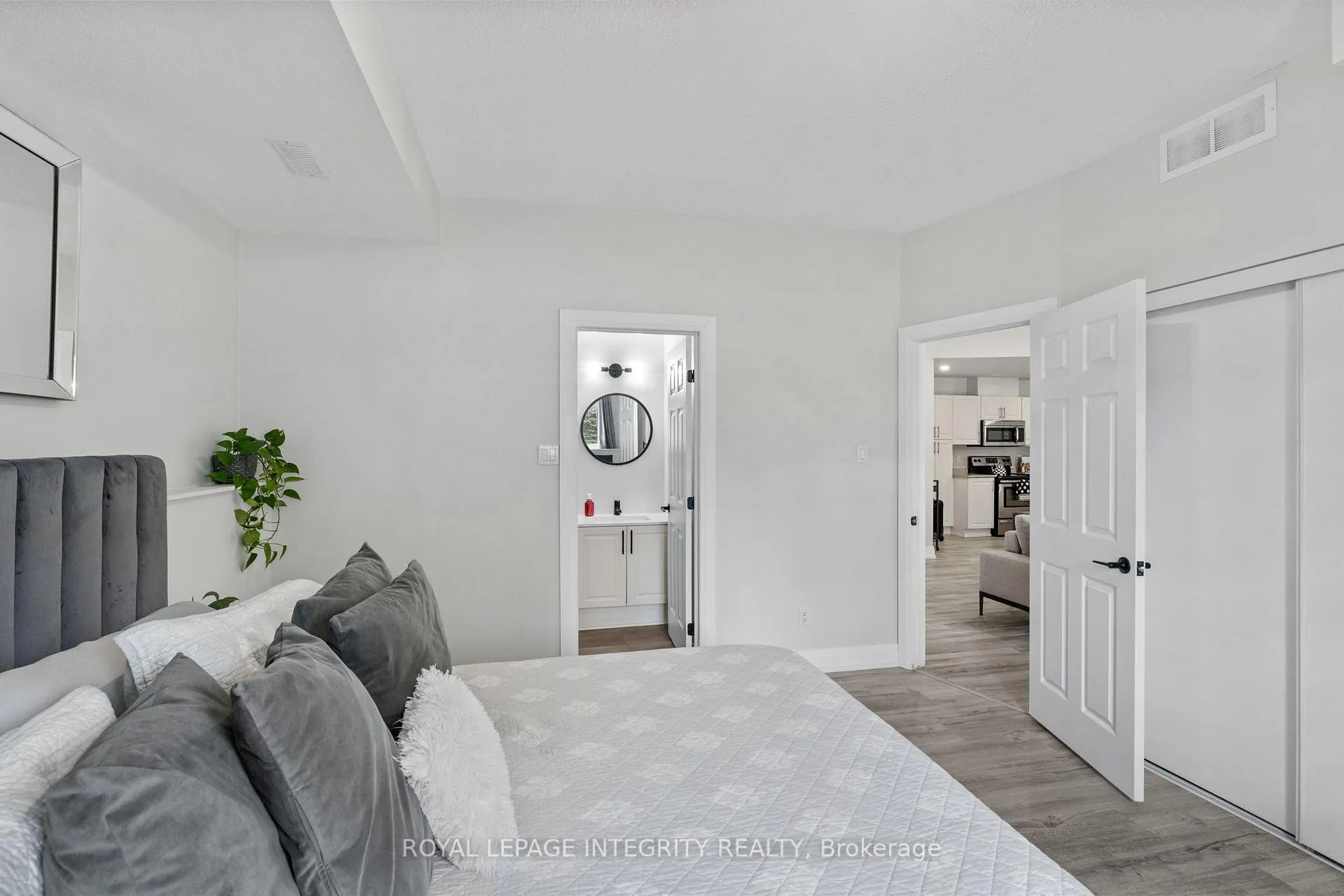 Photo 15 of Unit A, 100 Artesa Private, Ottawa, Kanata - Emerald Meadows/Trailwest — HOMEH