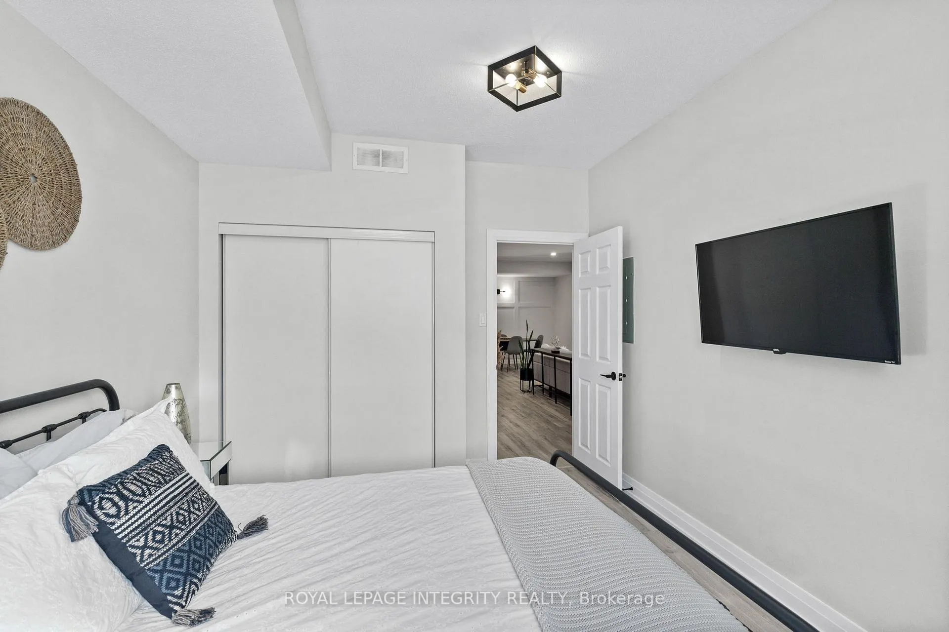 Photo 19 of Unit A, 100 Artesa Private, Ottawa, Kanata - Emerald Meadows/Trailwest — HOMEH