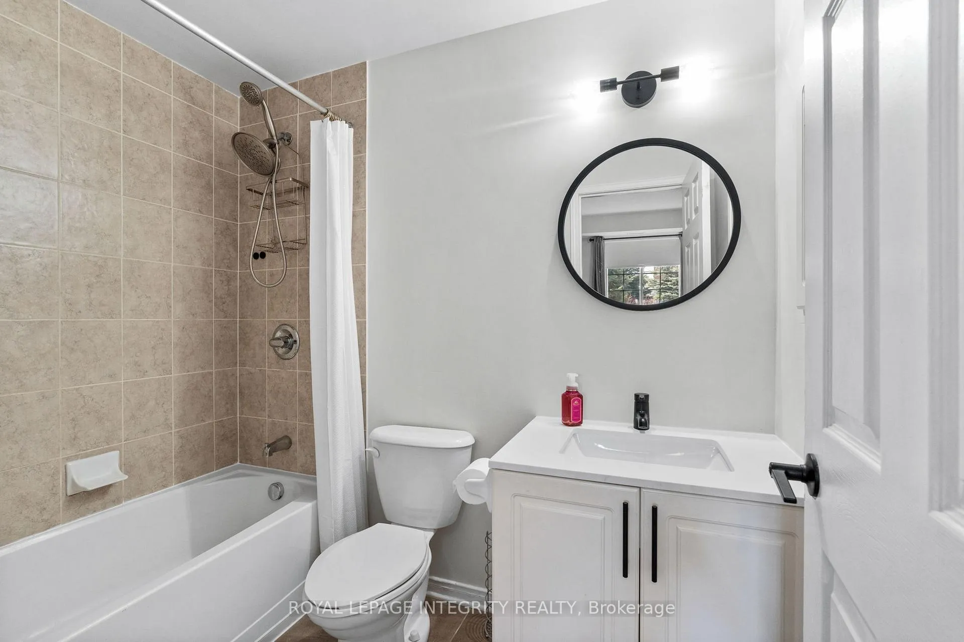Photo 20 of Unit A, 100 Artesa Private, Ottawa, Kanata - Emerald Meadows/Trailwest — HOMEH
