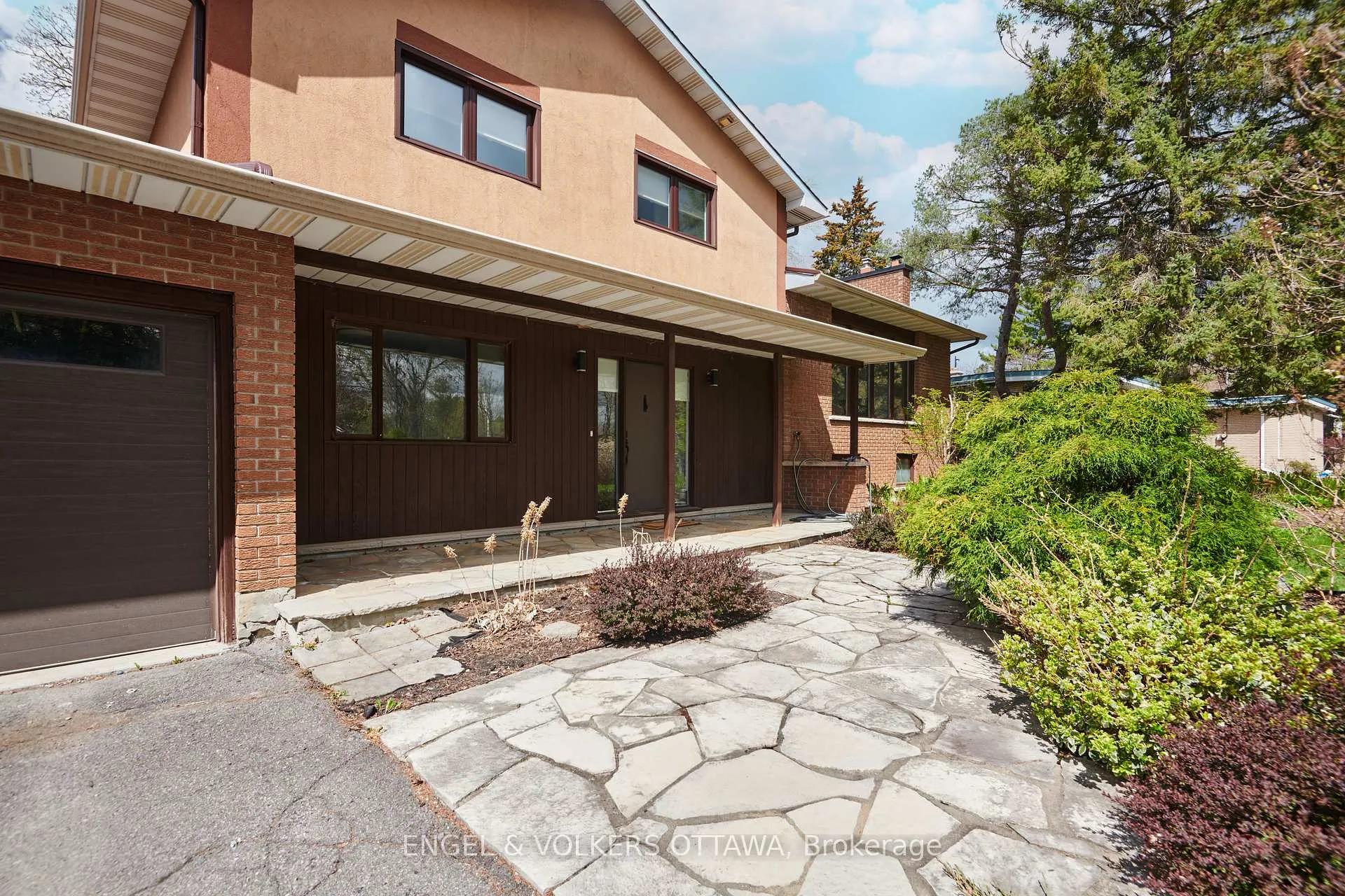 Photo 2 of 1477 Jarvis Drive, Ottawa, Cedardale — HOMEH