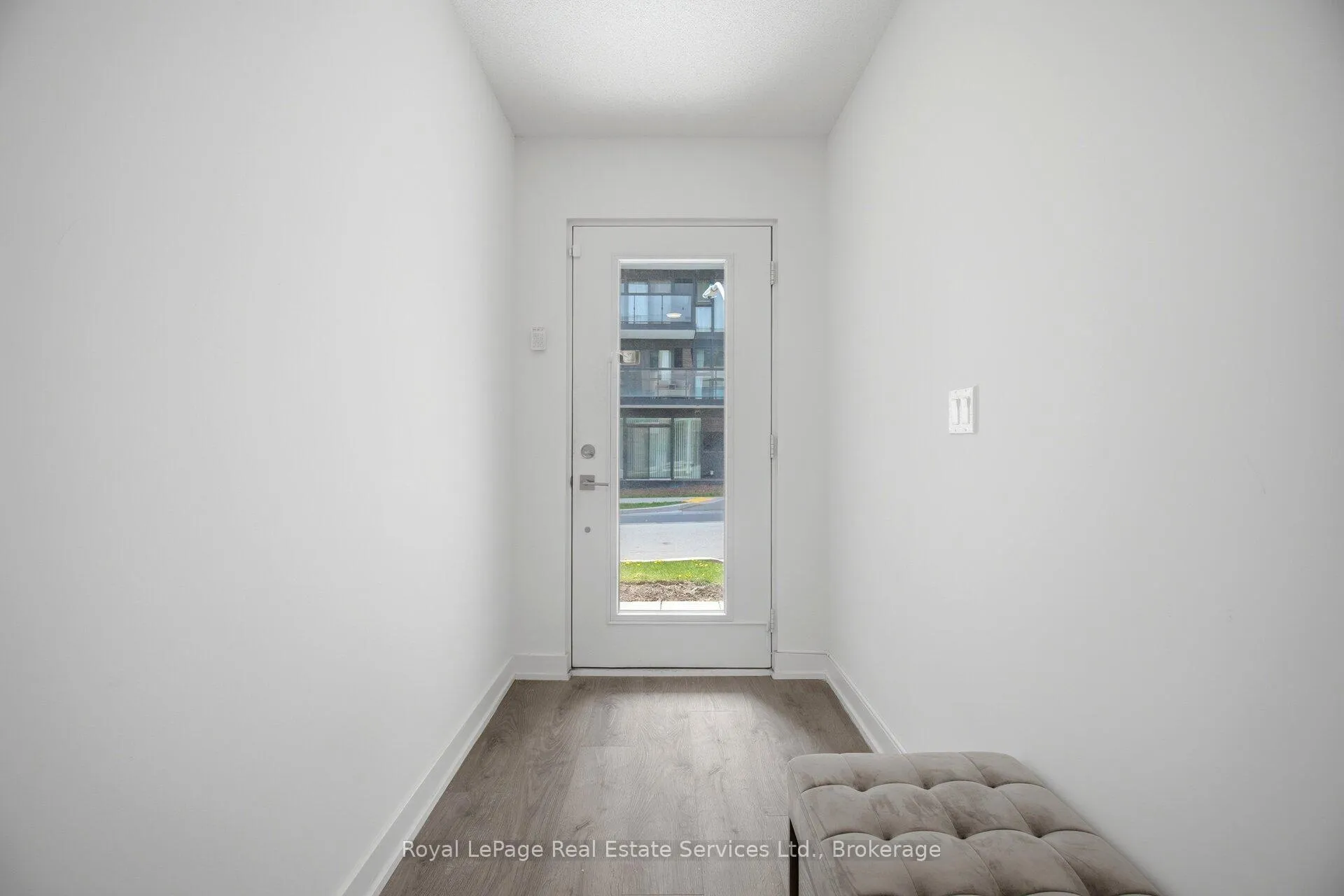 Photo 3 of Unit 91, 1121 Cooke Boulevard, Burlington, LaSalle — HOMEH