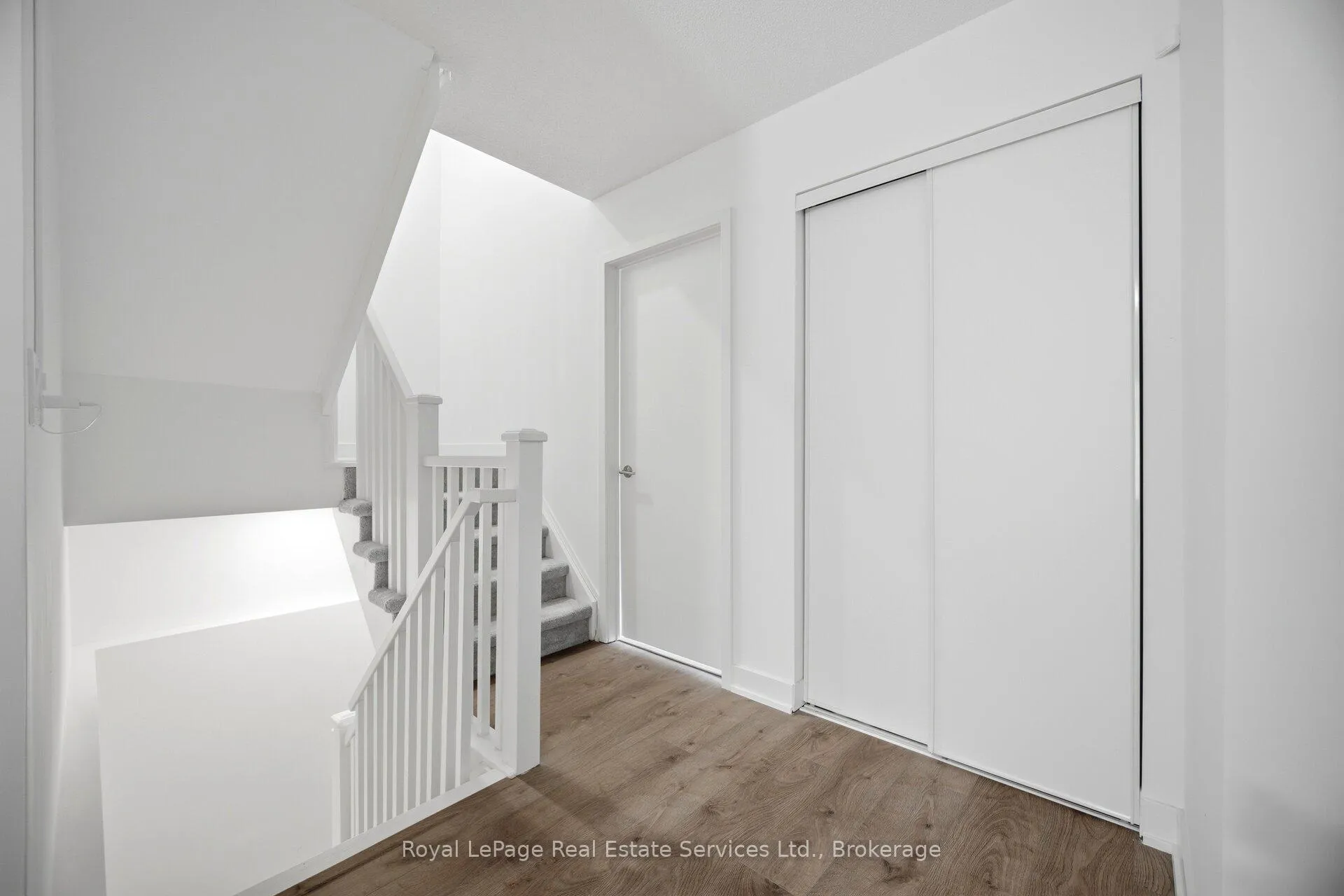 Photo 7 of Unit 91, 1121 Cooke Boulevard, Burlington, LaSalle — HOMEH