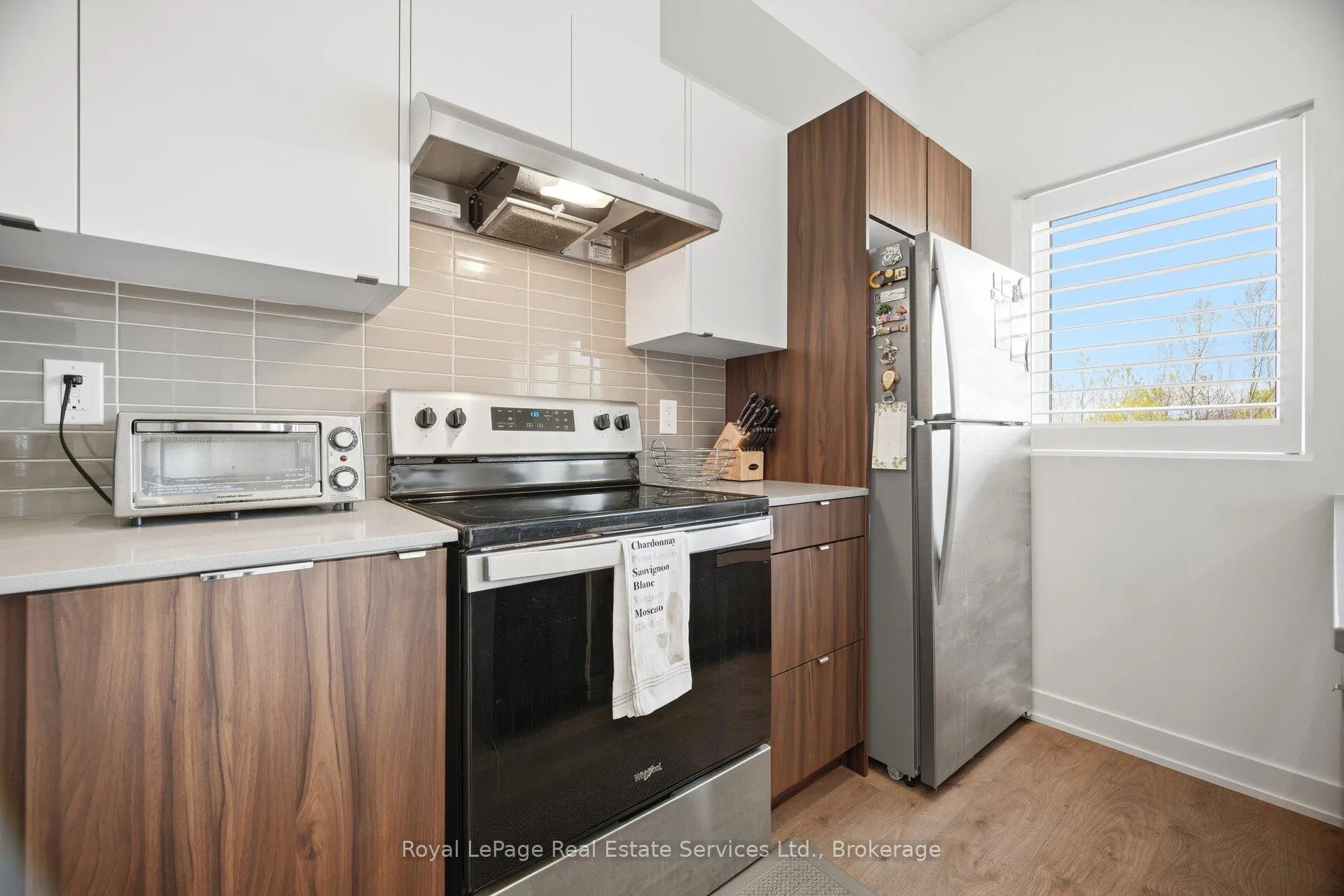 Photo 10 of Unit 91, 1121 Cooke Boulevard, Burlington, LaSalle — HOMEH