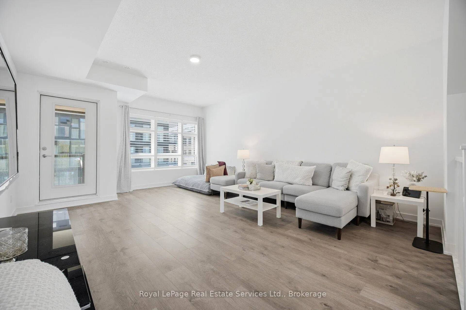 Photo 17 of Unit 91, 1121 Cooke Boulevard, Burlington, LaSalle — HOMEH