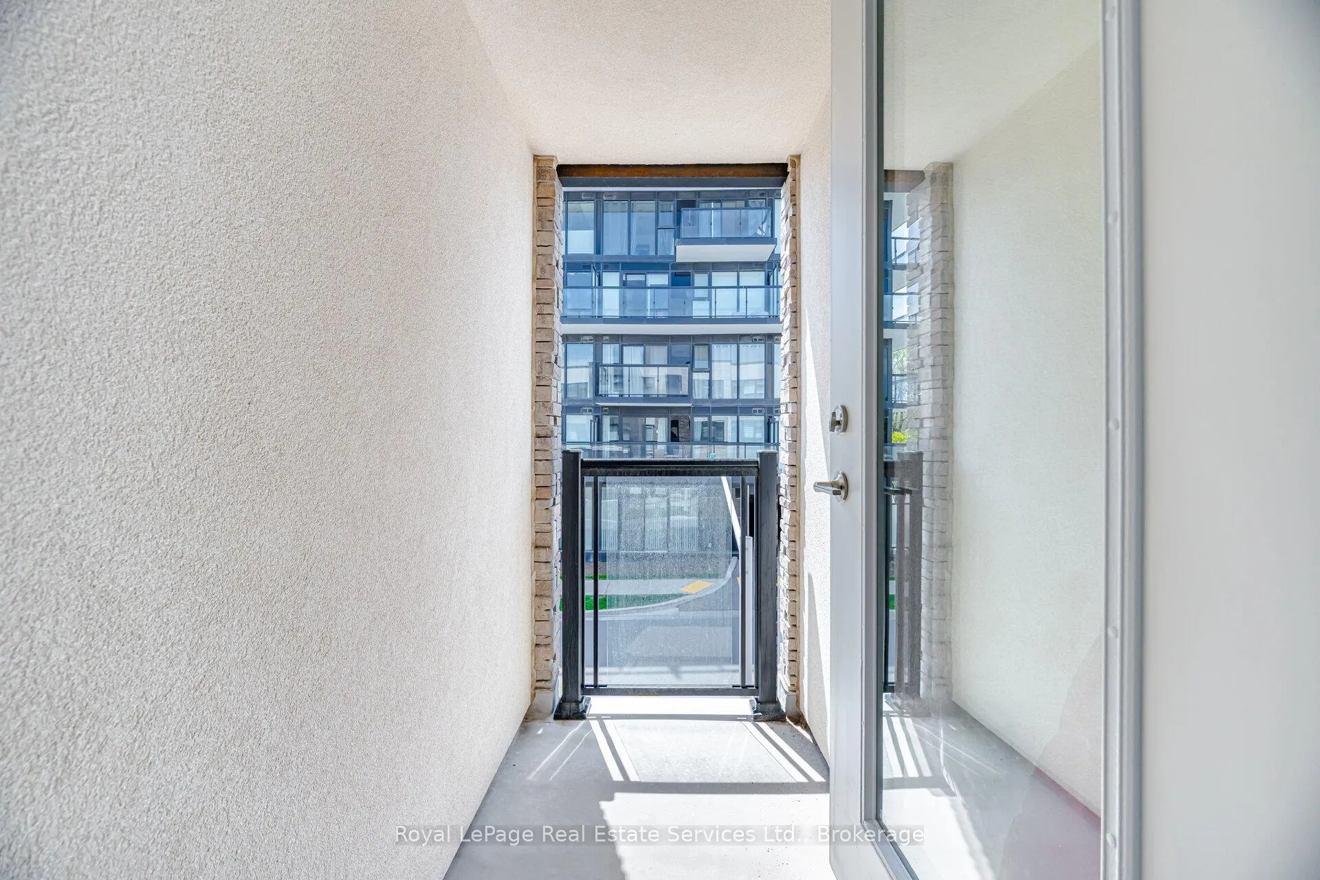 Photo 18 of Unit 91, 1121 Cooke Boulevard, Burlington, LaSalle — HOMEH