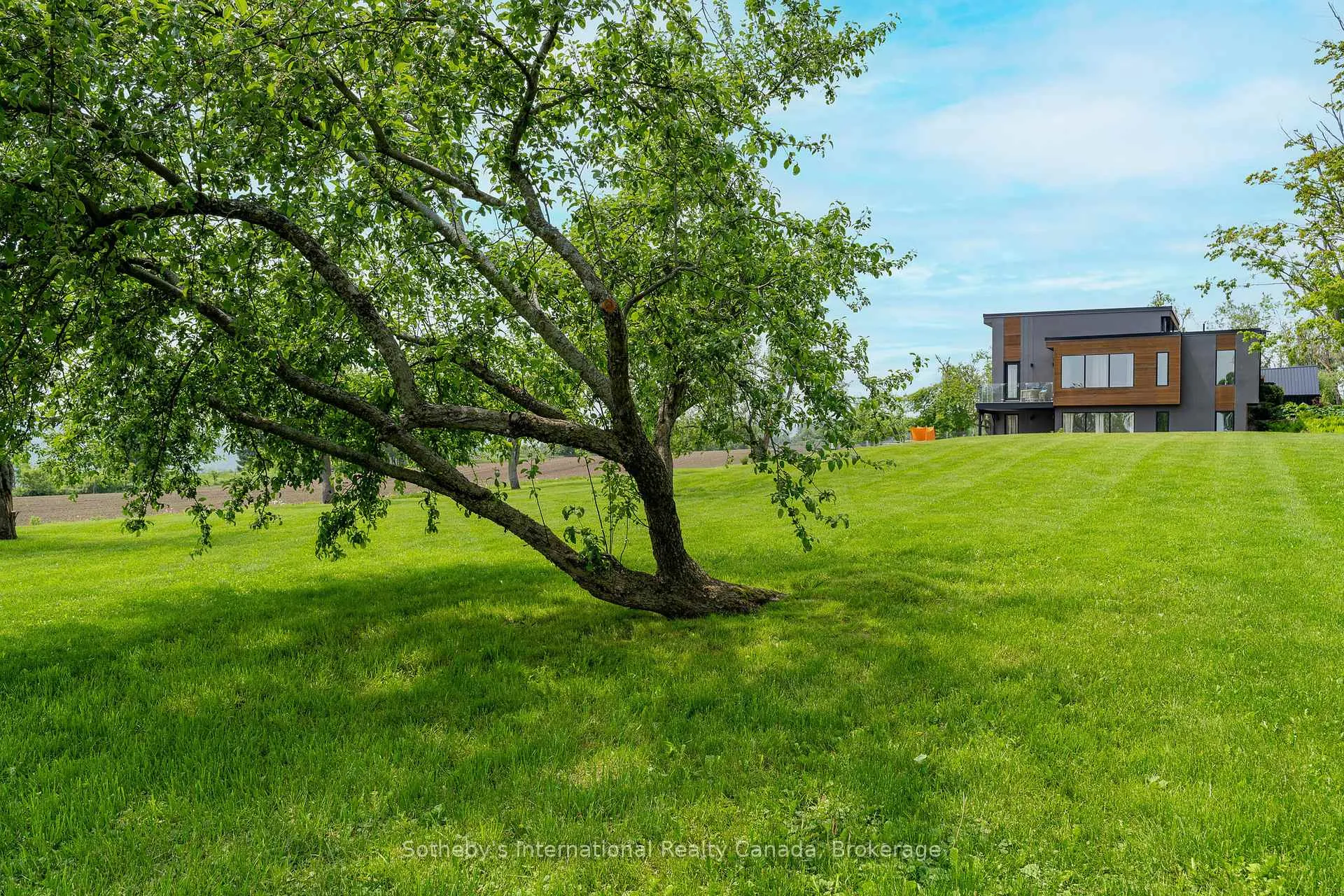 Photo 2 of 2566 5 Concession S, Clearview, Rural Clearview — HOMEH