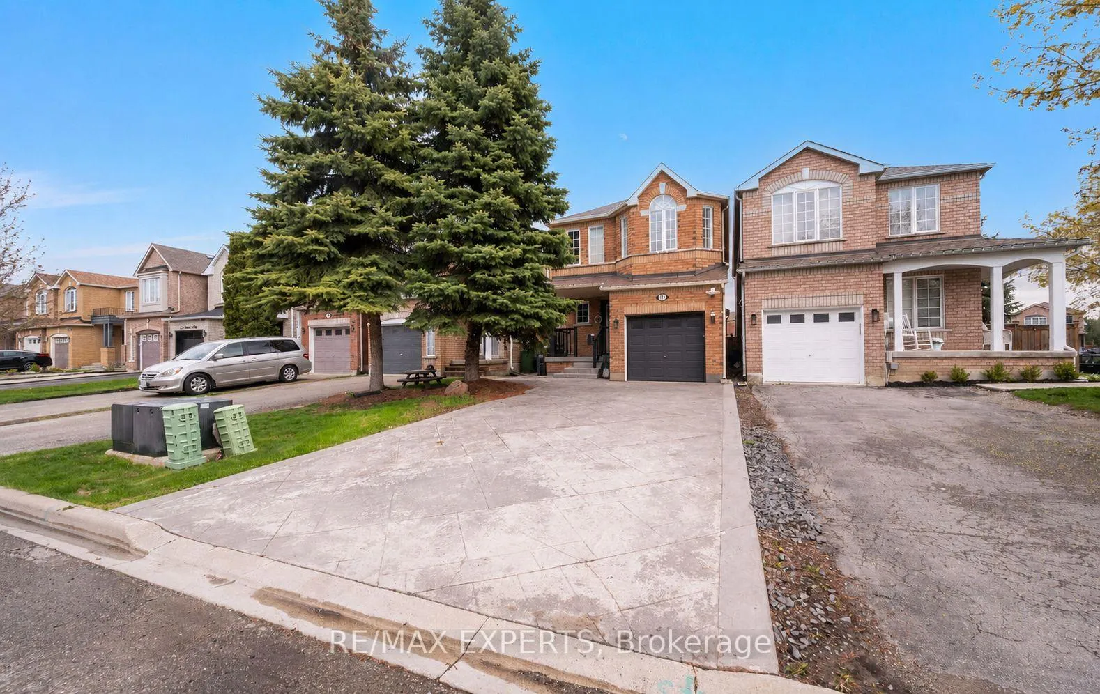 Photo 1 of 118 Senator Way, Caledon, Bolton North — HOMEH