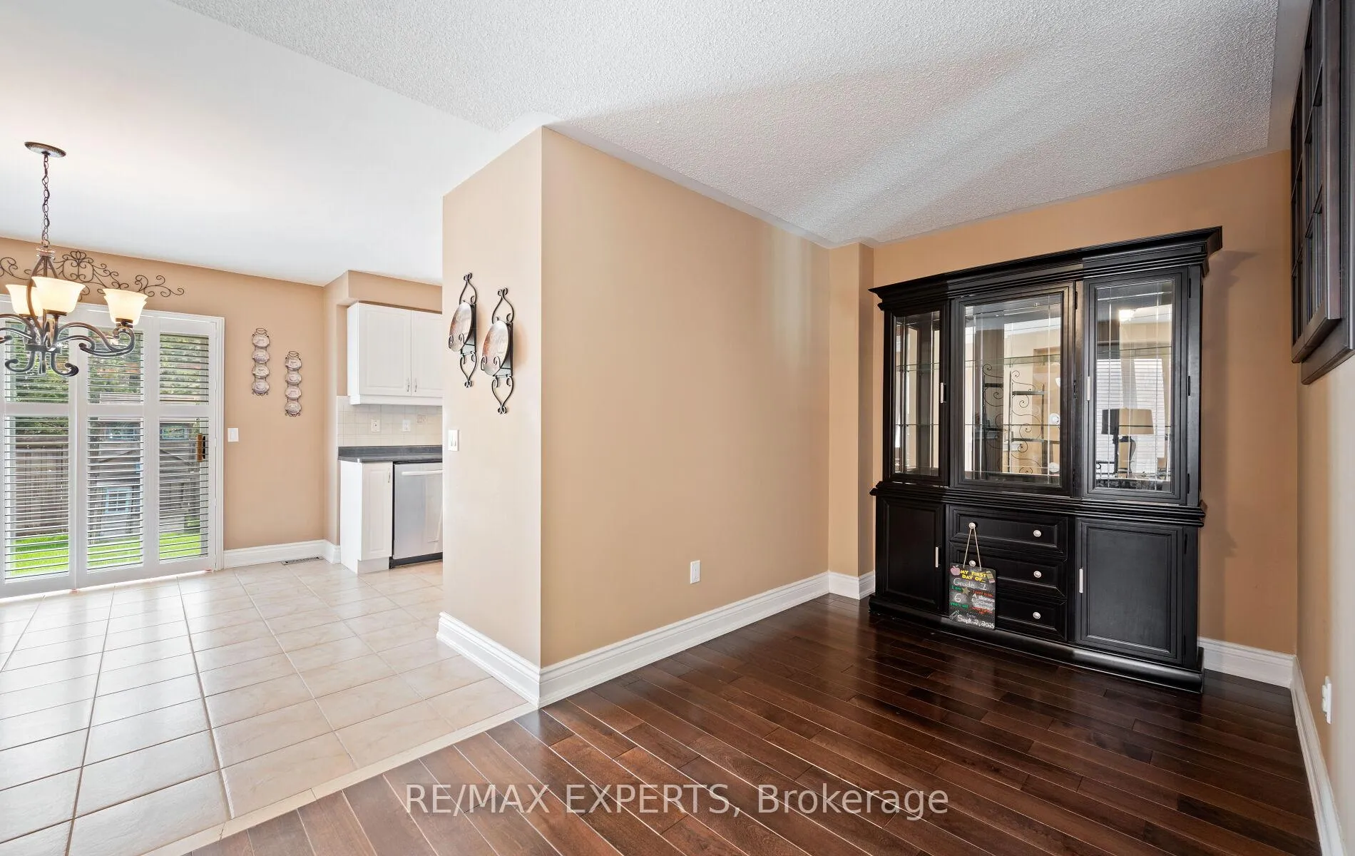 Photo 14 of 118 Senator Way, Caledon, Bolton North — HOMEH