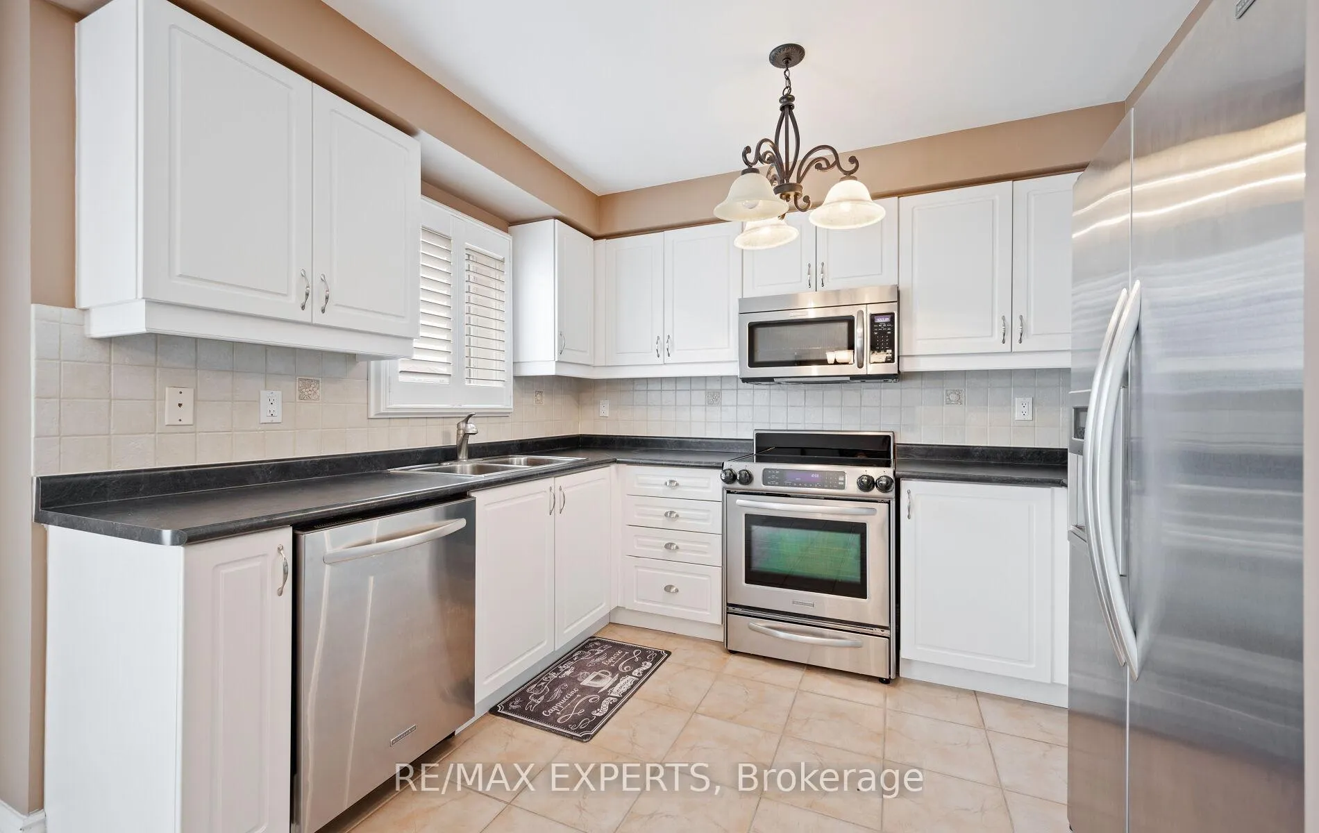 Photo 21 of 118 Senator Way, Caledon, Bolton North — HOMEH