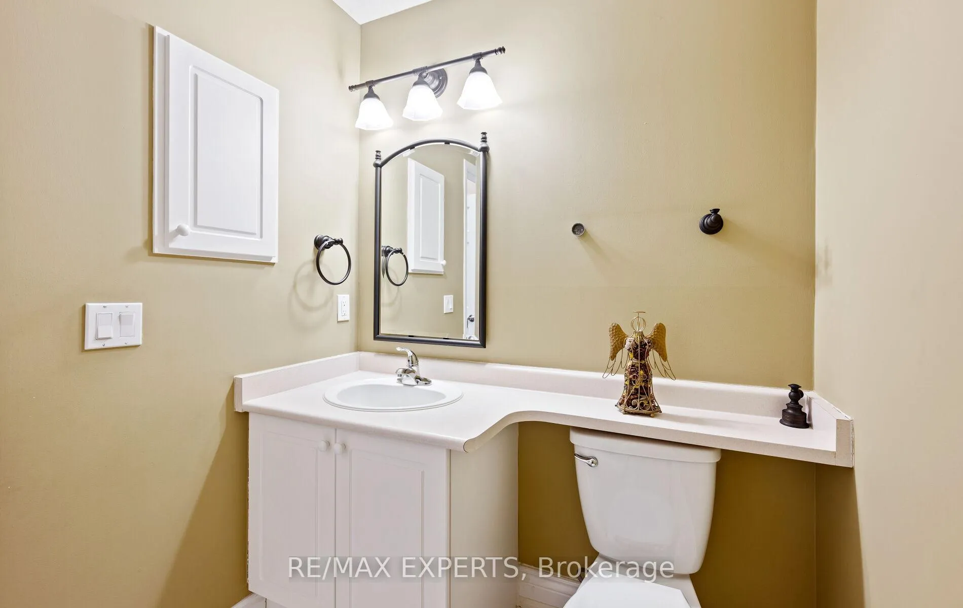 Photo 25 of 118 Senator Way, Caledon, Bolton North — HOMEH