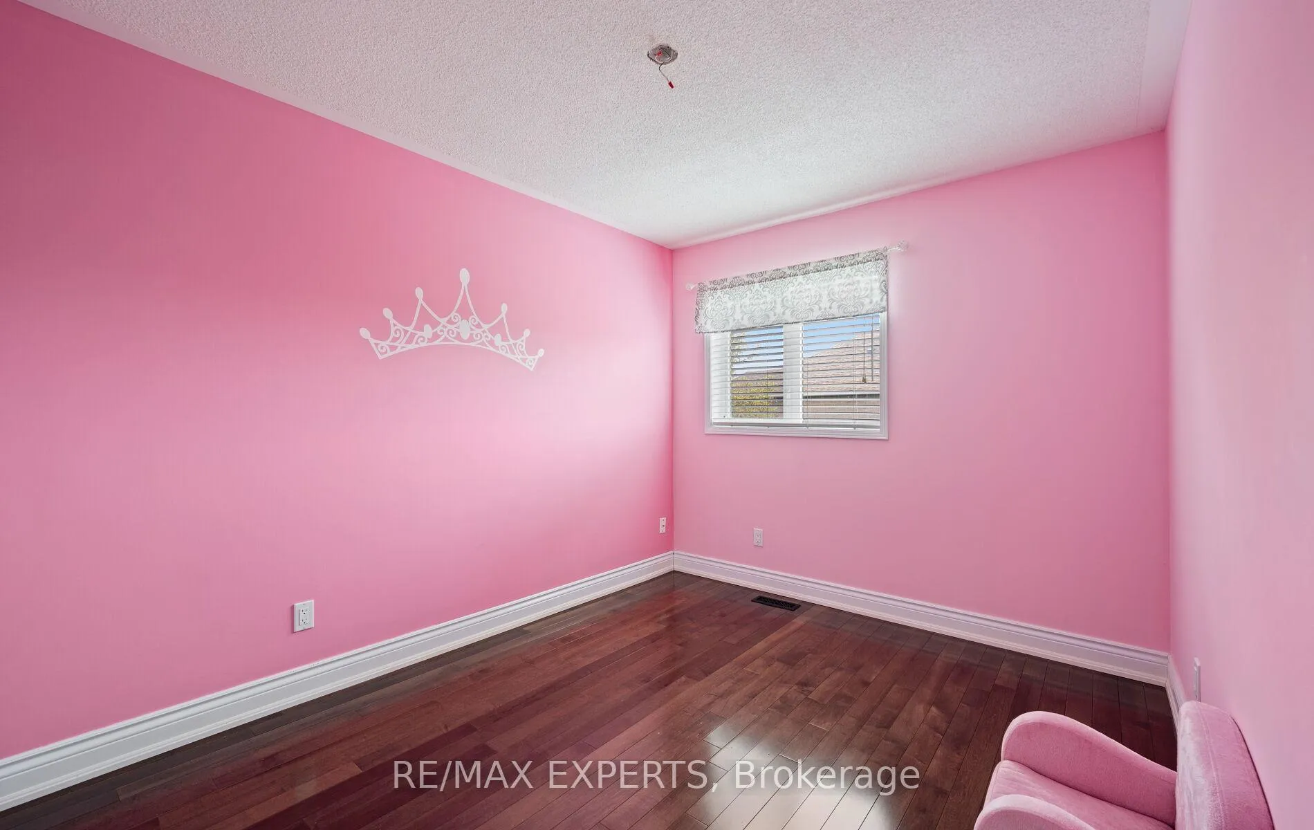 Photo 36 of 118 Senator Way, Caledon, Bolton North — HOMEH