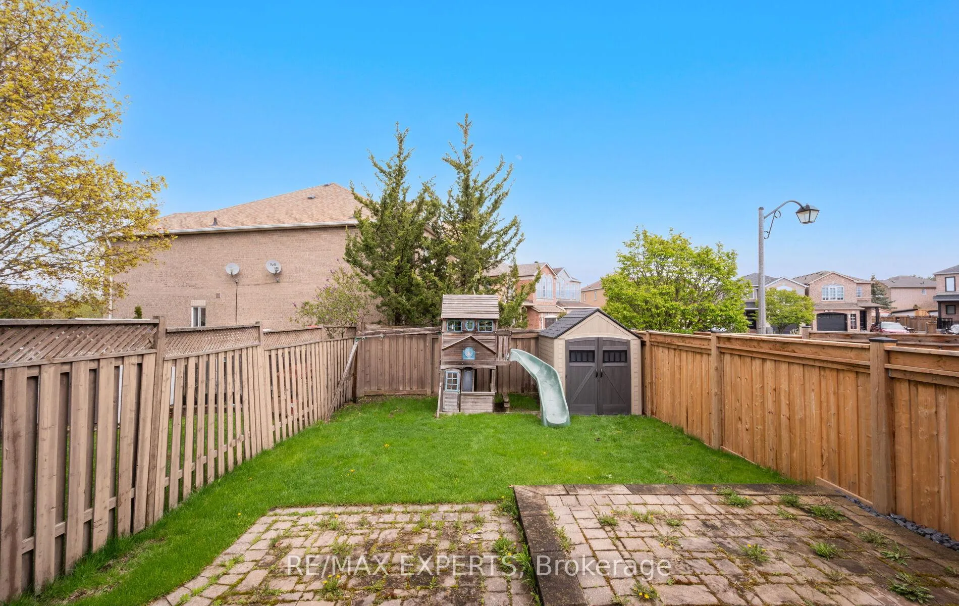 Photo 44 of 118 Senator Way, Caledon, Bolton North — HOMEH