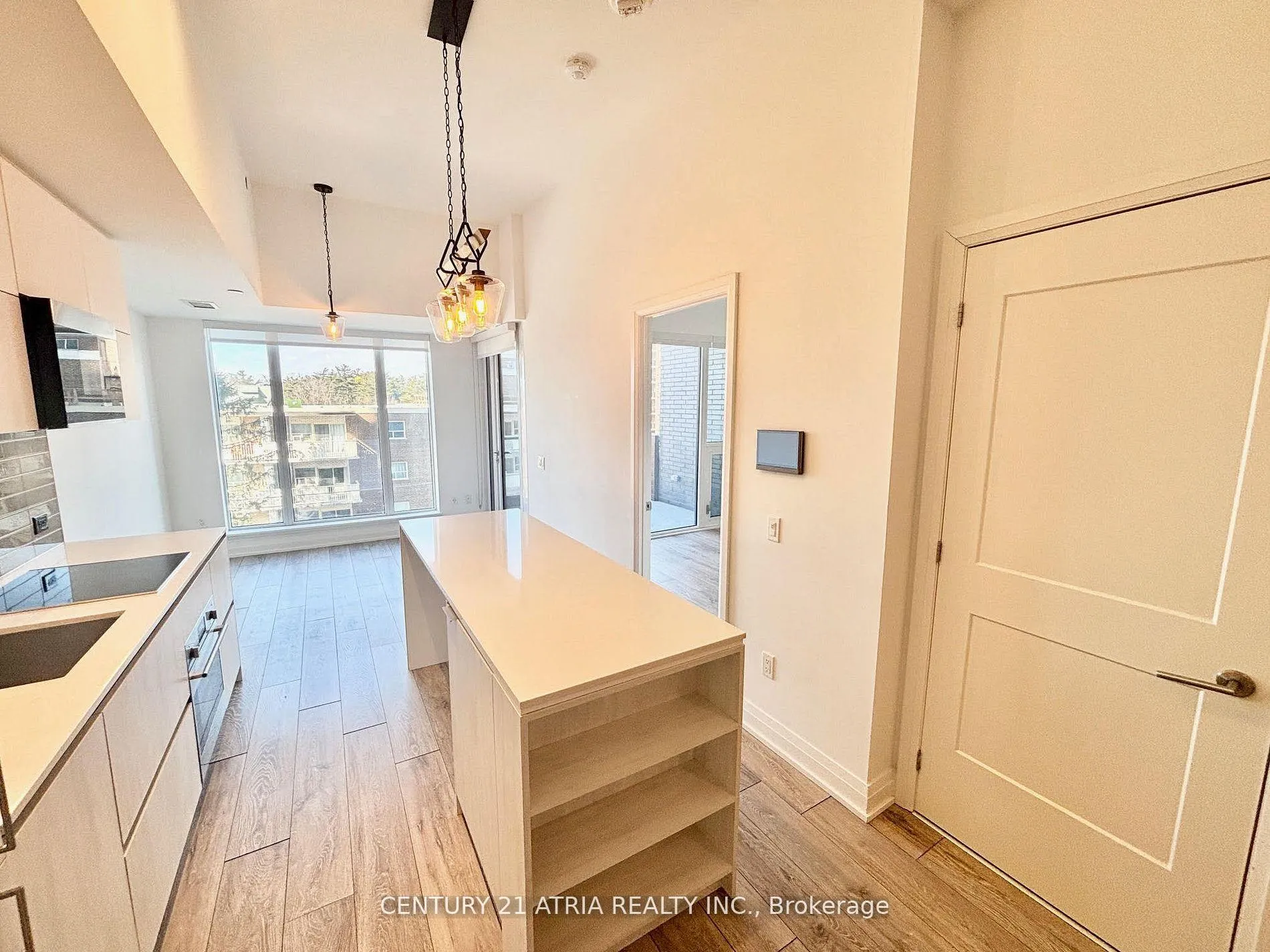 Photo 2 of Unit 712, 21 Park Street E, Mississauga, Port Credit — HOMEH