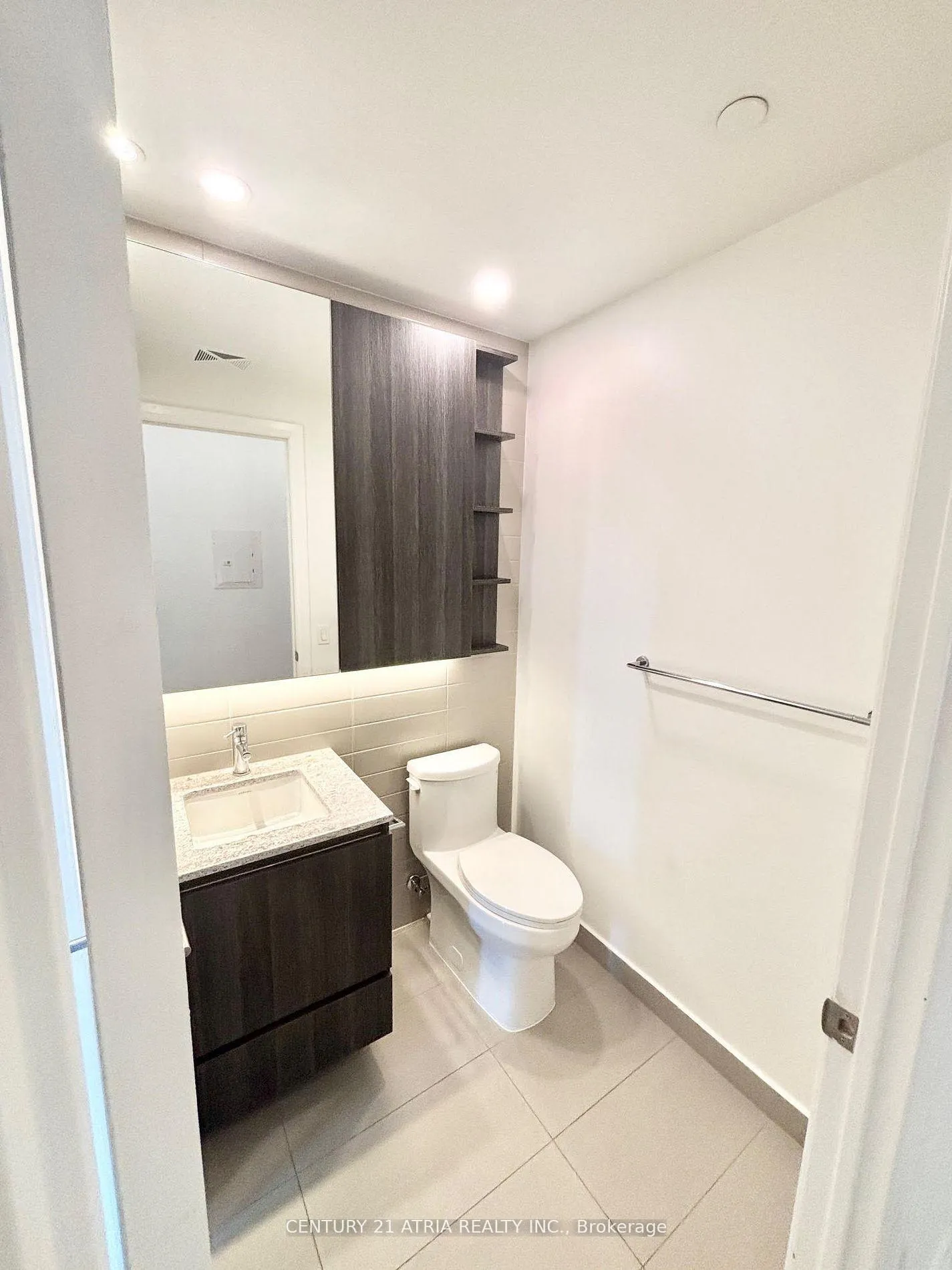 Photo 11 of Unit 712, 21 Park Street E, Mississauga, Port Credit — HOMEH