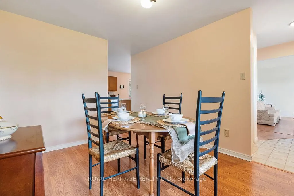 Photo 7 of 23 Juniper Court, Kawartha Lakes, Bobcaygeon — HOMEH