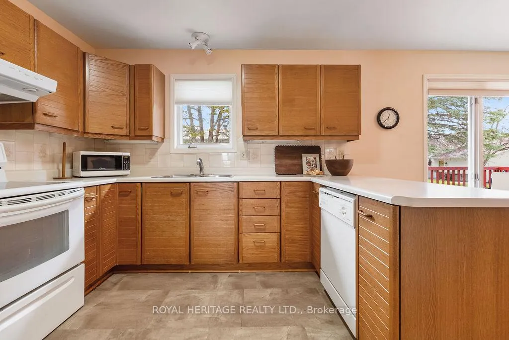 Photo 8 of 23 Juniper Court, Kawartha Lakes, Bobcaygeon — HOMEH