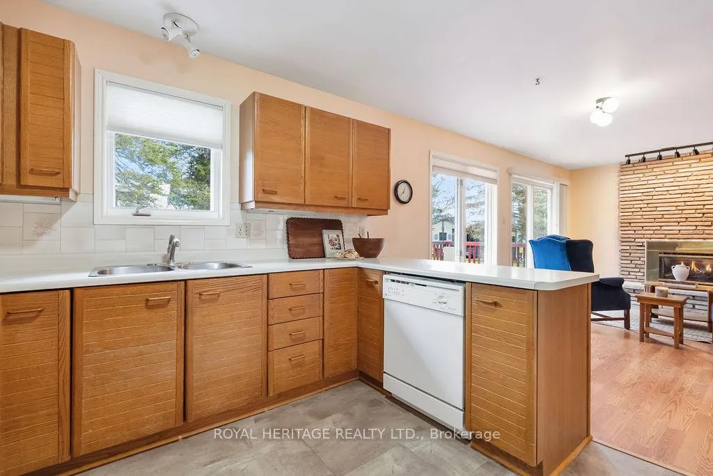Photo 9 of 23 Juniper Court, Kawartha Lakes, Bobcaygeon — HOMEH