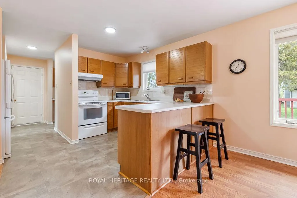 Photo 10 of 23 Juniper Court, Kawartha Lakes, Bobcaygeon — HOMEH