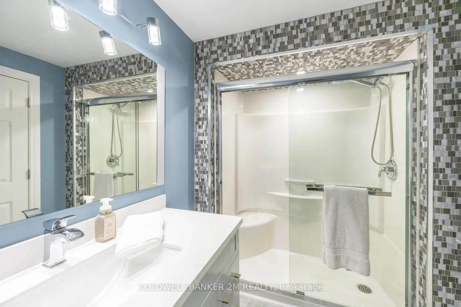 Photo 39 of 23 Freeland Avenue, Clarington, Bowmanville — HOMEH