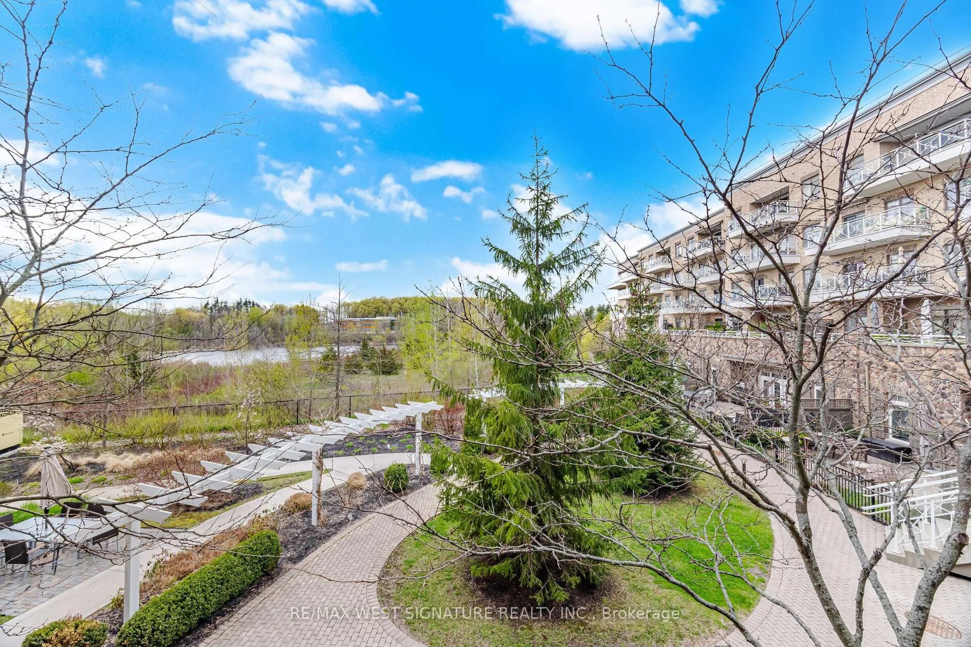 Photo 26 of Unit 112, 80 Burns Boulevard, King, King City — HOMEH