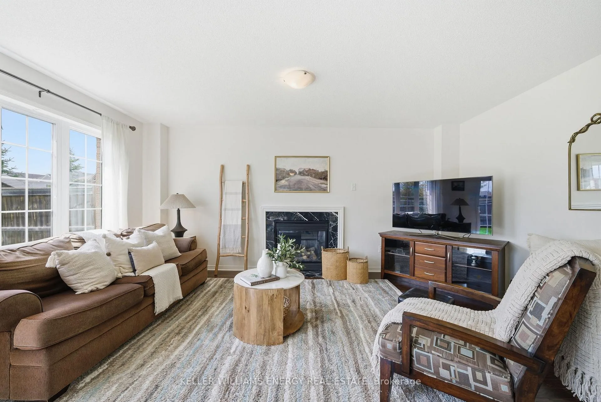 Photo 11 of 1748 Gower Drive, Oshawa, Taunton — HOMEH