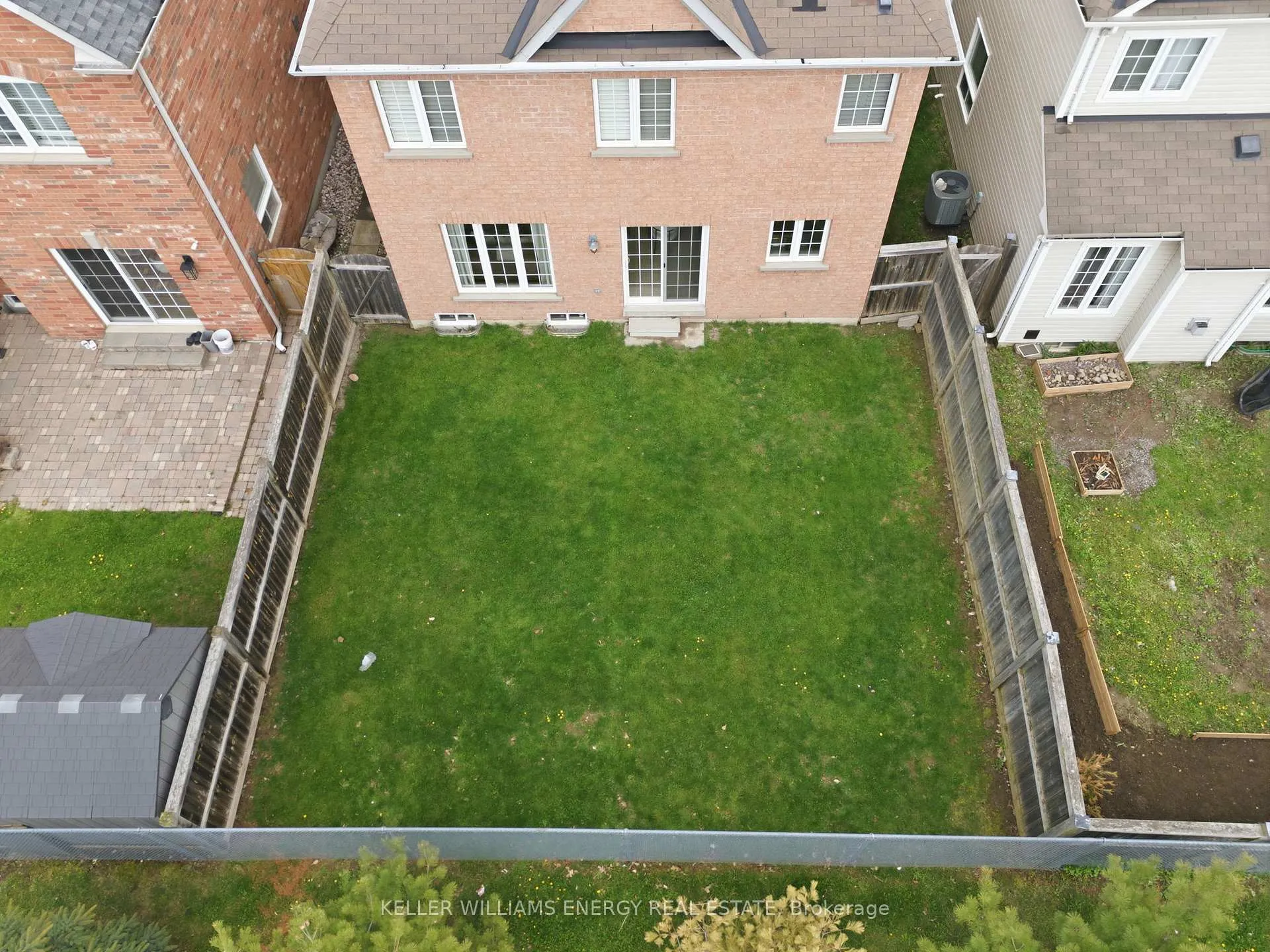 Photo 32 of 1748 Gower Drive, Oshawa, Taunton — HOMEH