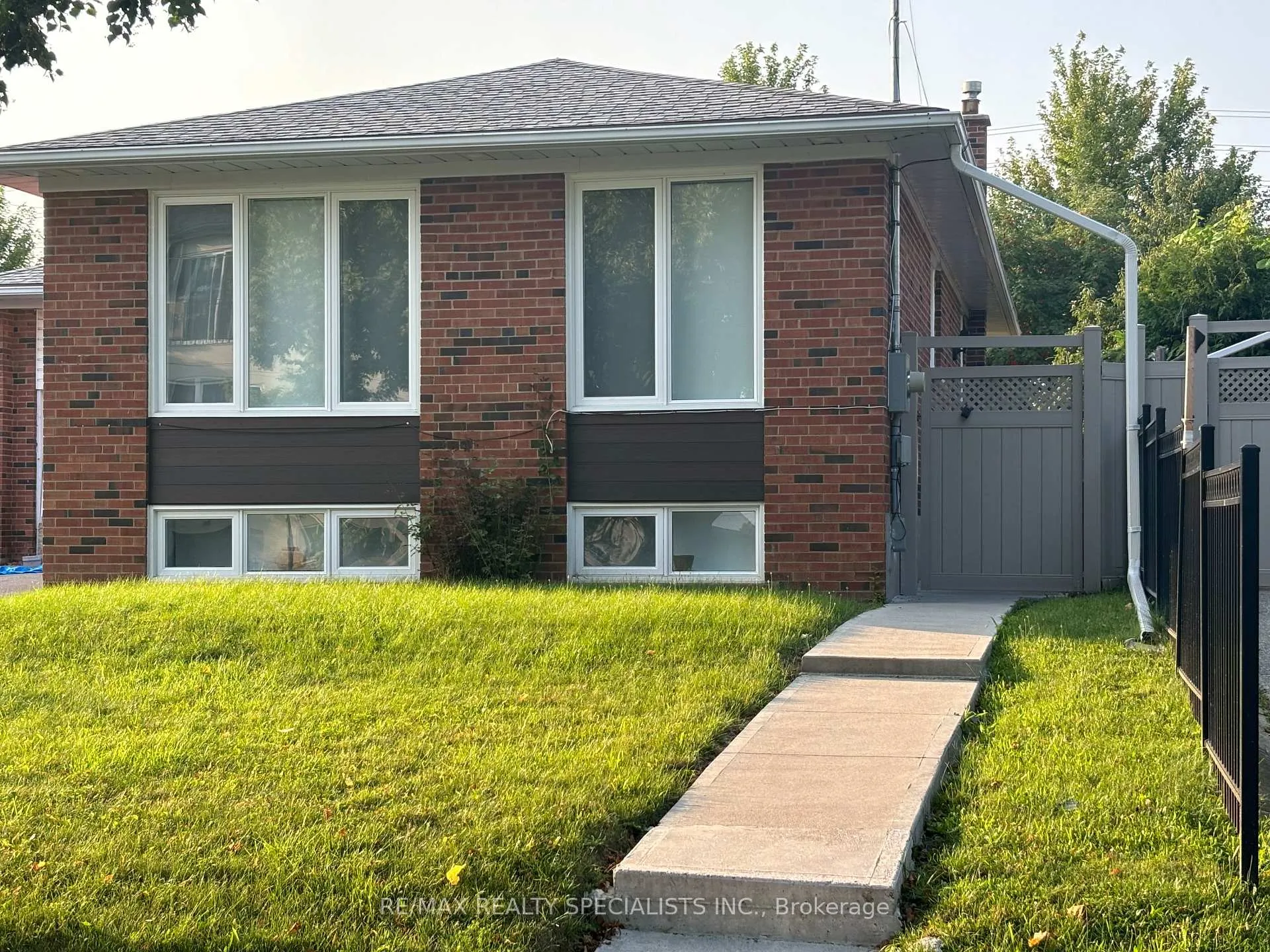 Photo 1 of Unit BSMT, 12 Deeth Drive, Etobicoke, Humber Heights — HOMEH
